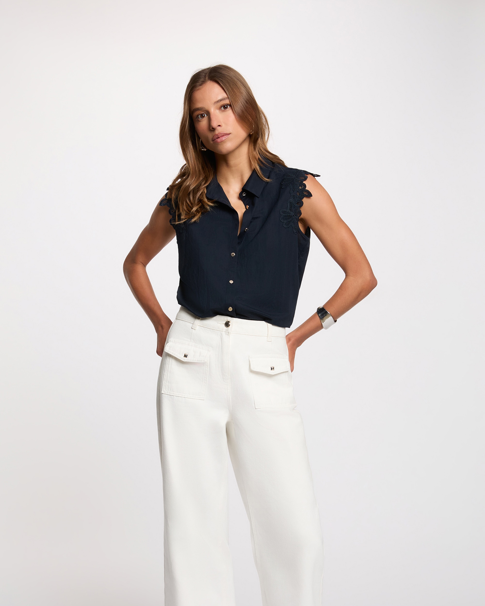 Camisa sem Mangas com Detalhes Bordados Azul-marinho-1