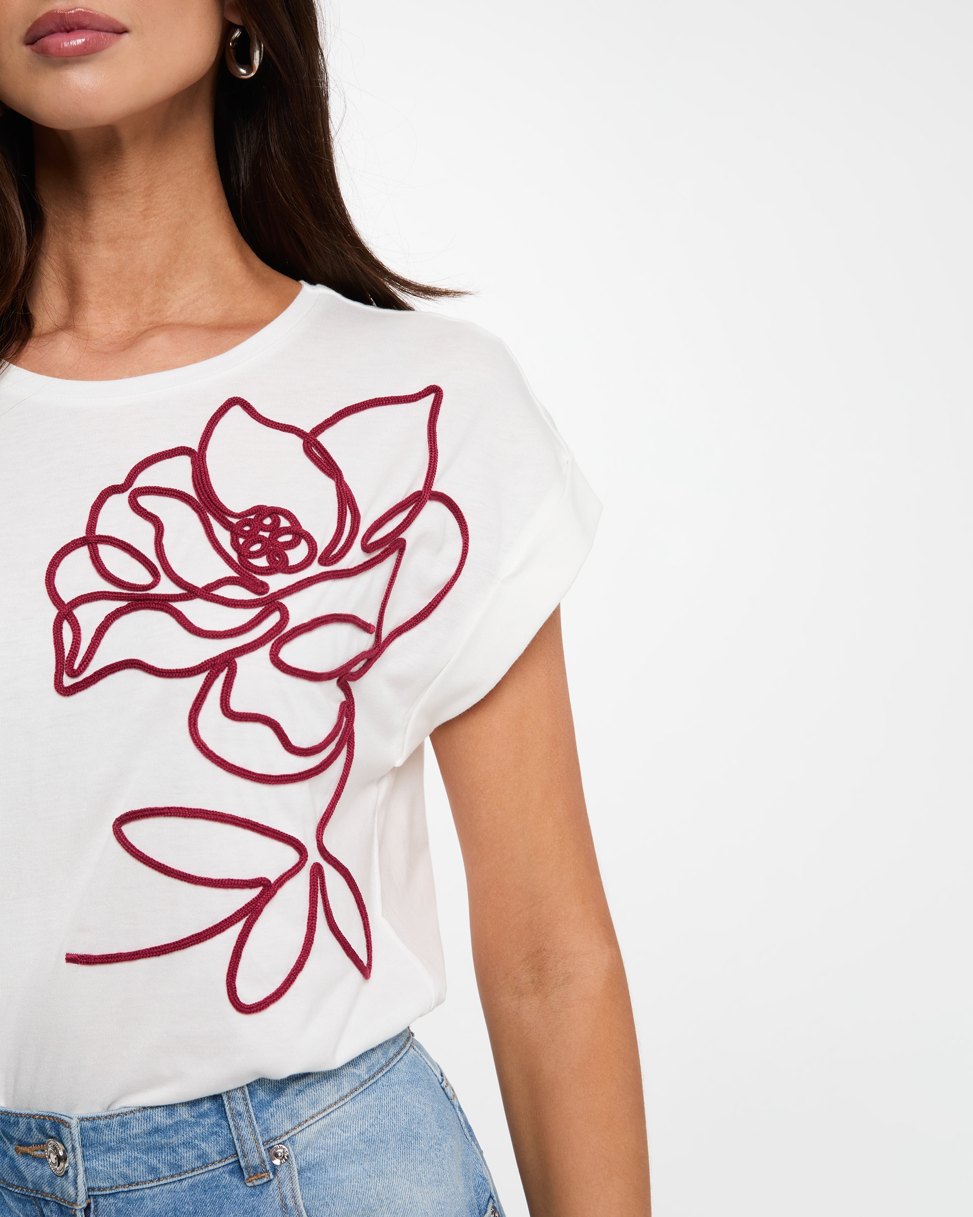 T-shirt com Bordado Floral Branco / Vermelho-5