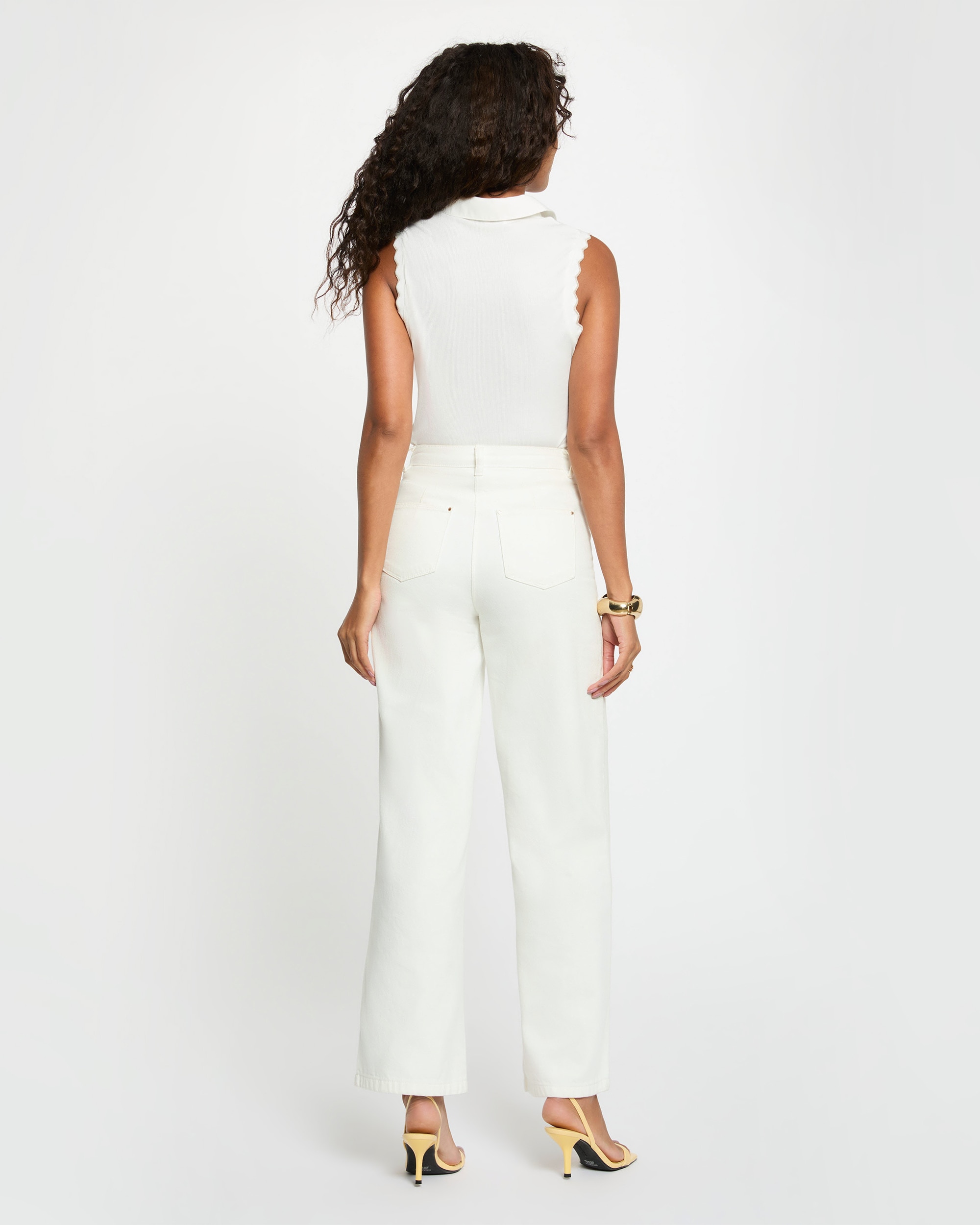 Top sem Mangas com Gola Polo Branco-3