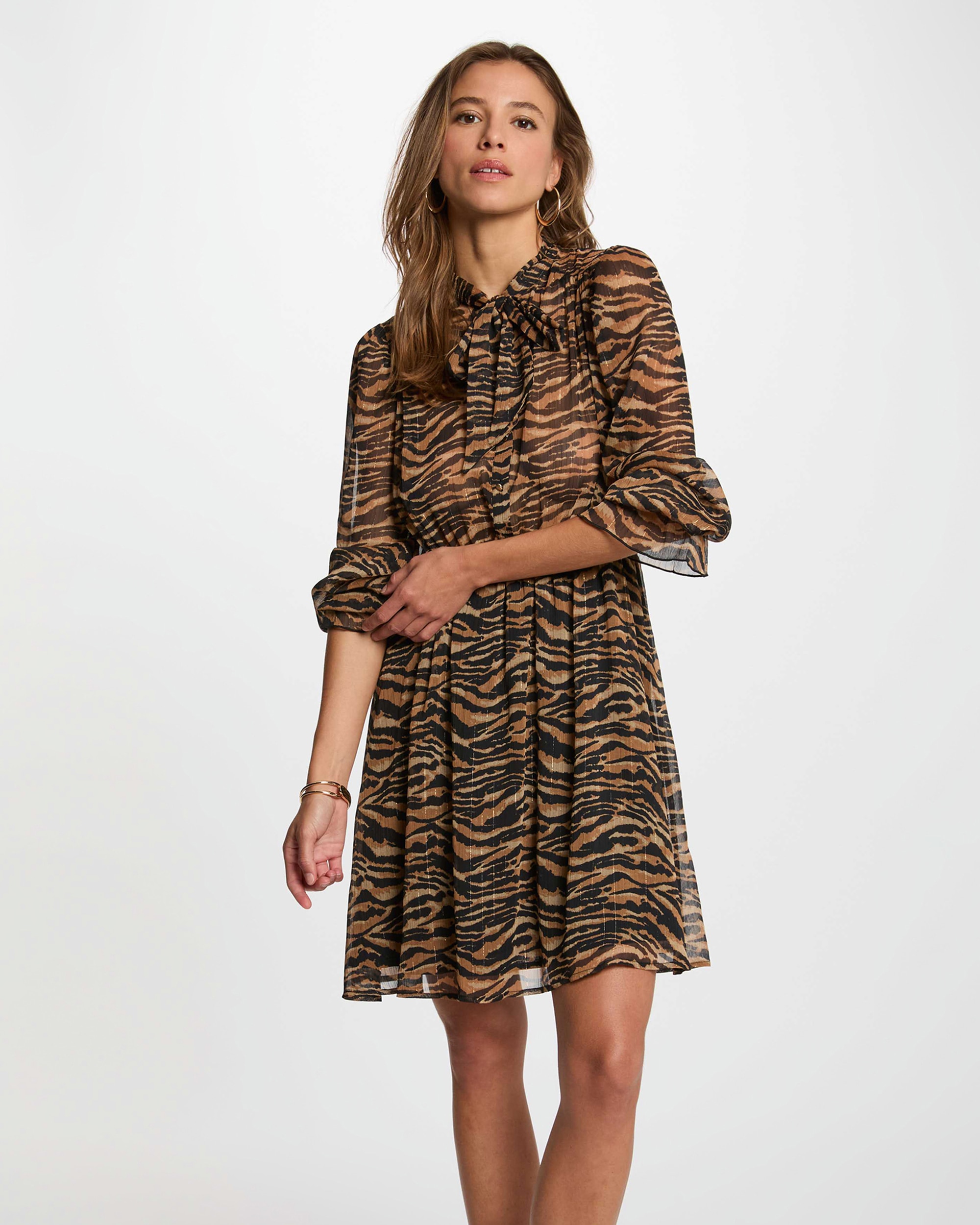 Imagem 0 de Vestido Curto com Folhos