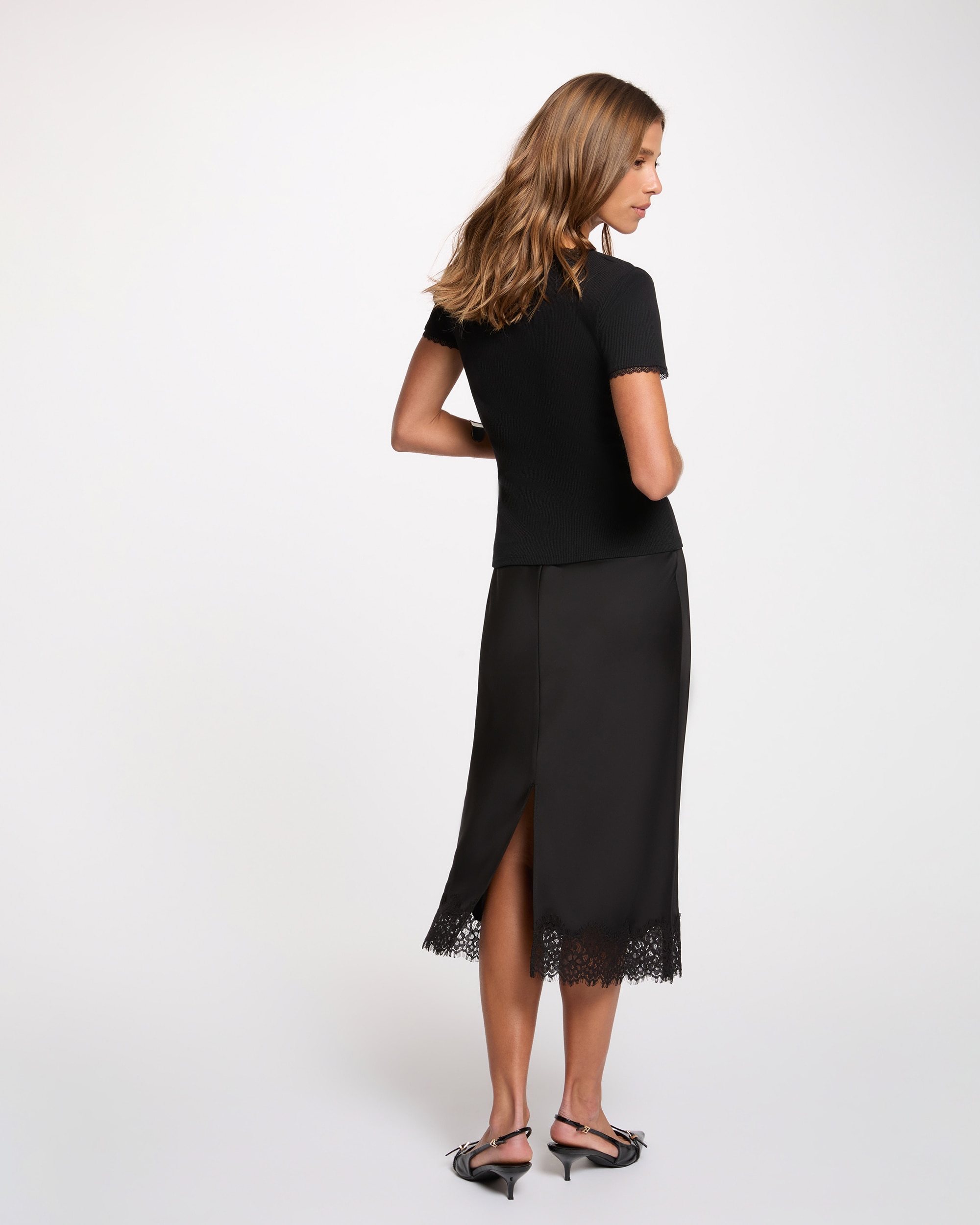 Saia Comprida de Renda Preto-3