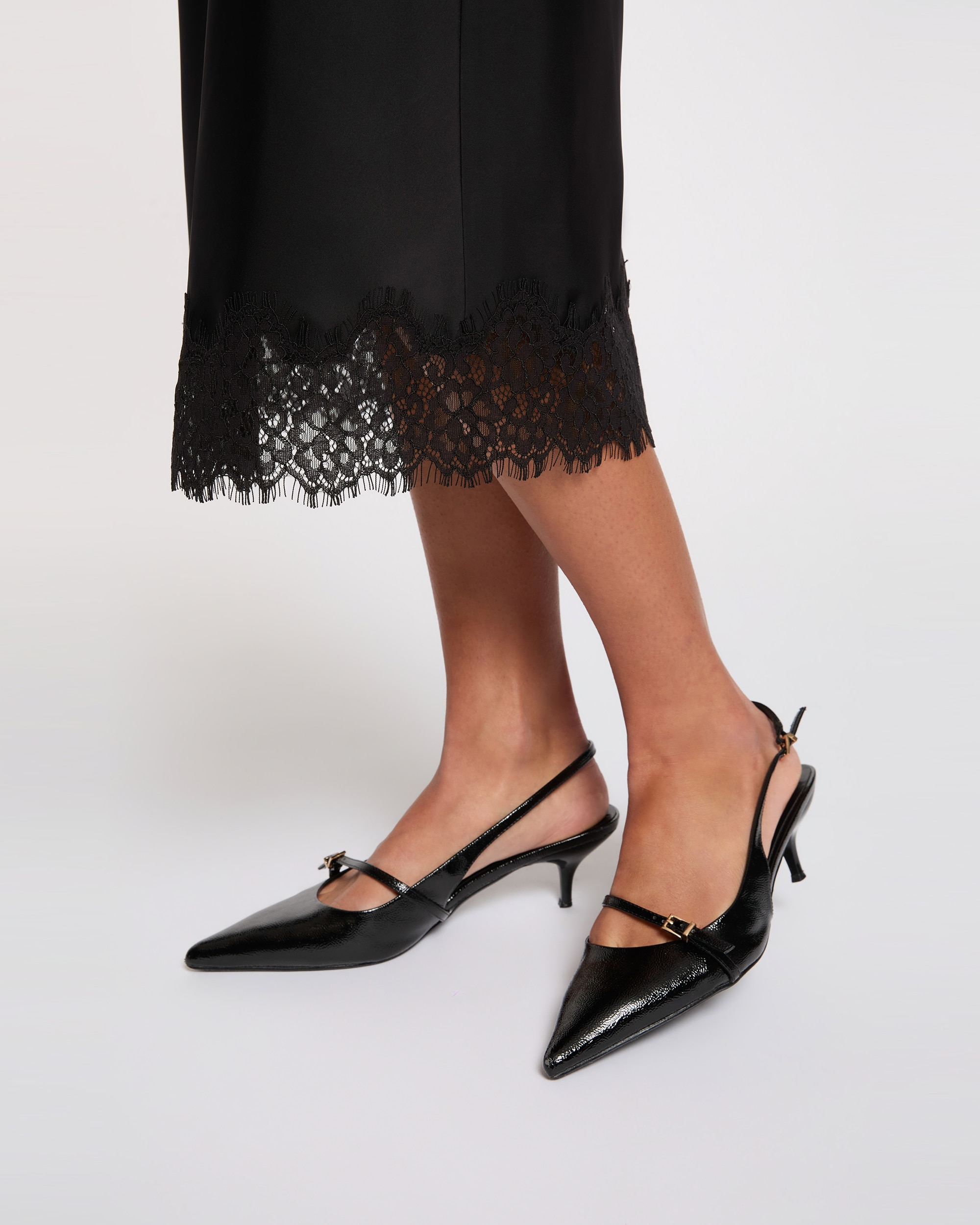 Saia Comprida de Renda Preto-5