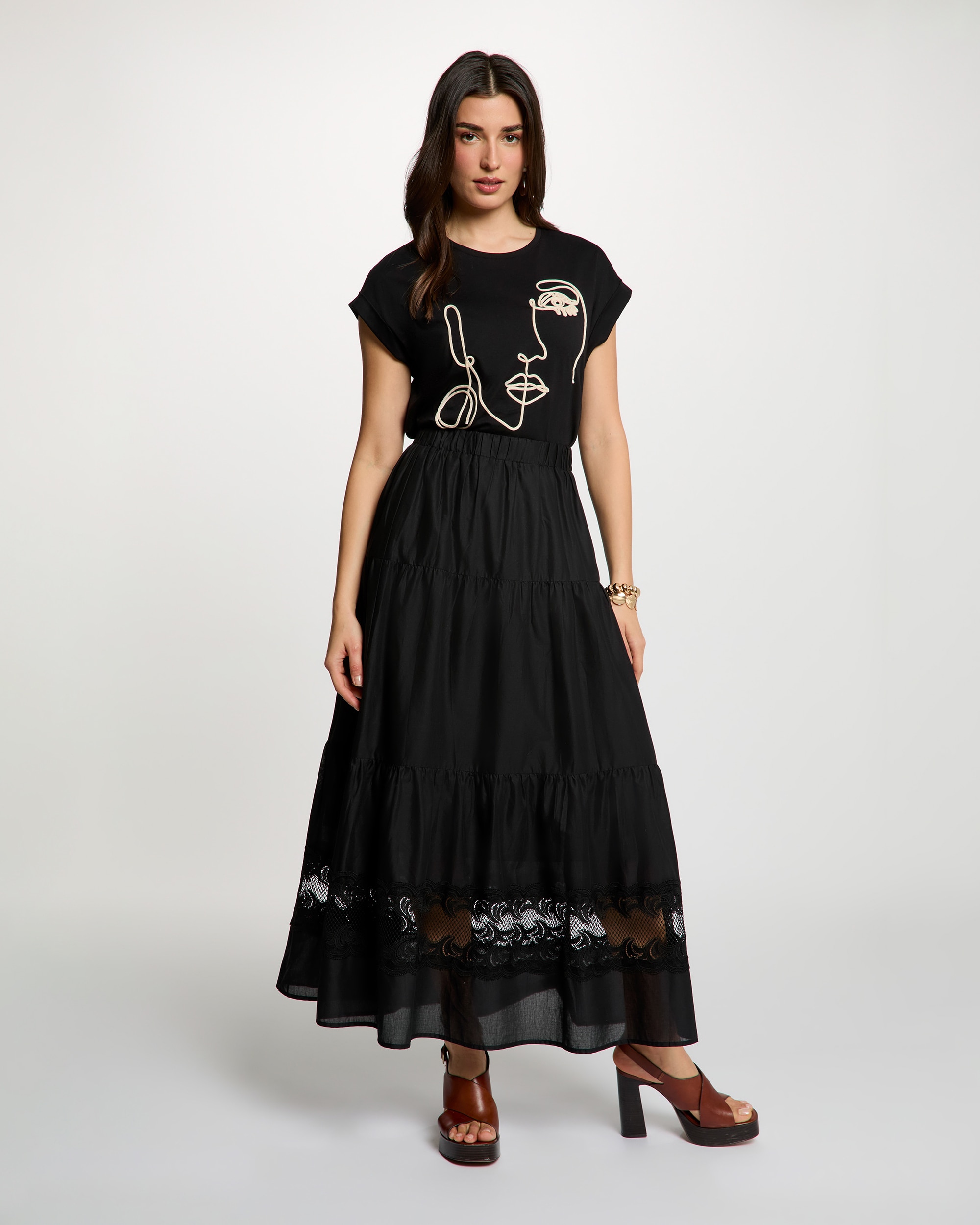 T-shirt sem Mangas com Bordado Preto-4