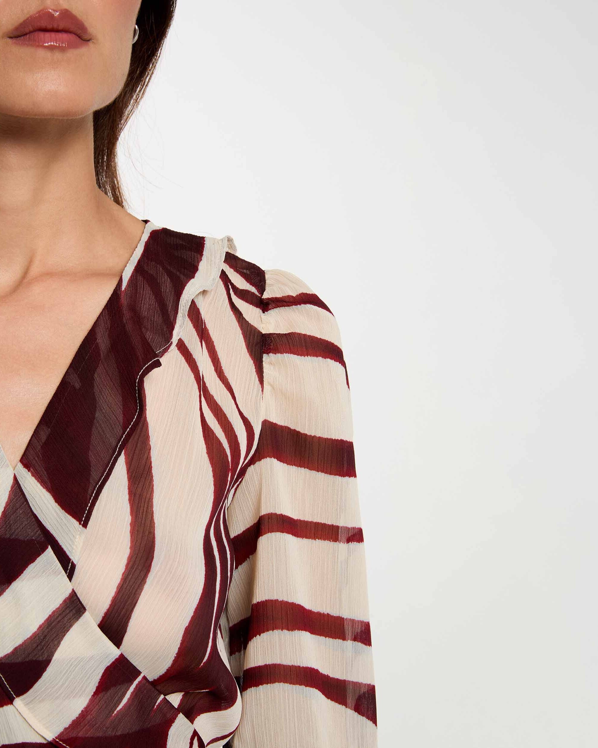 Vestido Curto com Folhos Multicolor-5