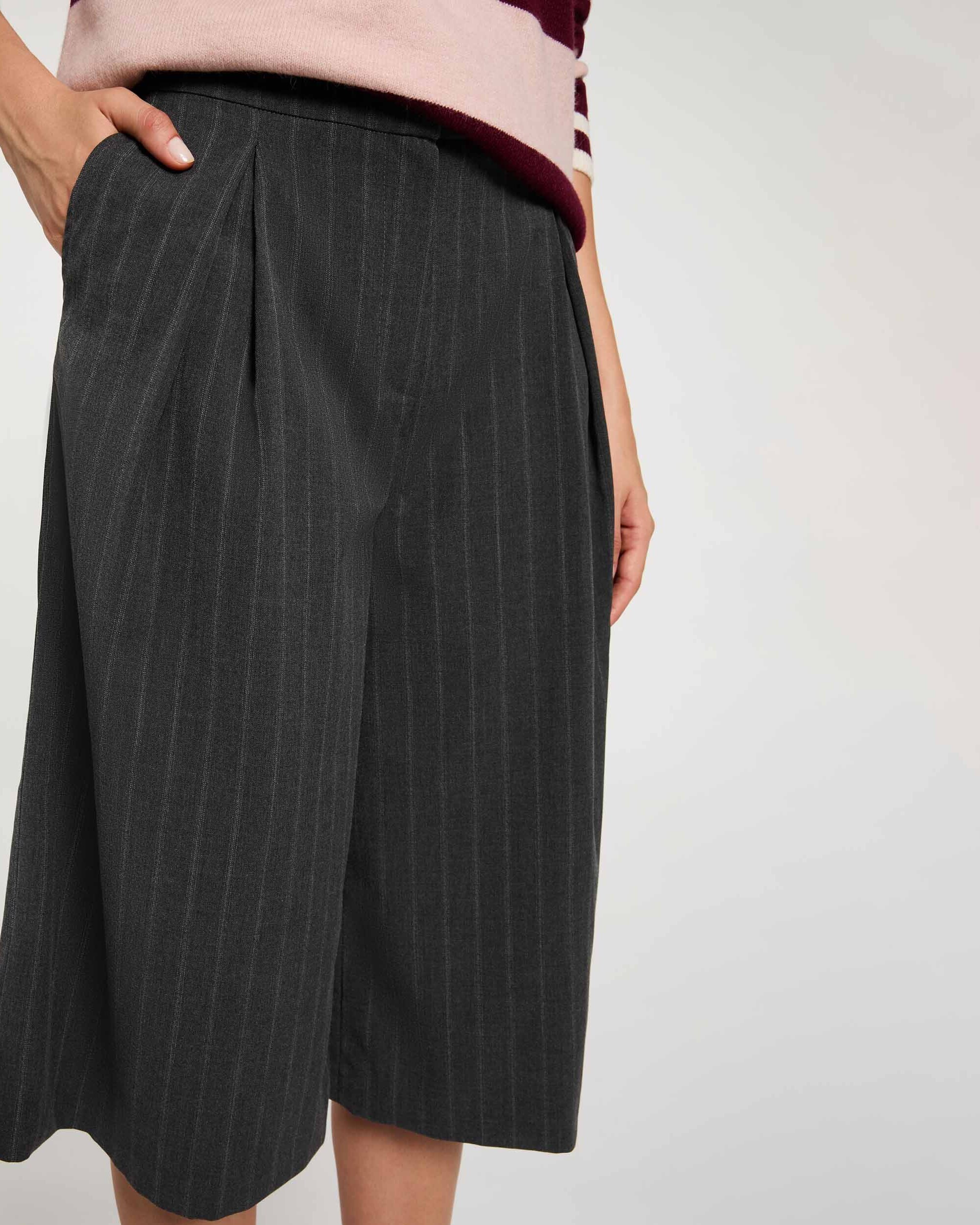 Bermudas com Estampado Às Riscas Cinzento-5