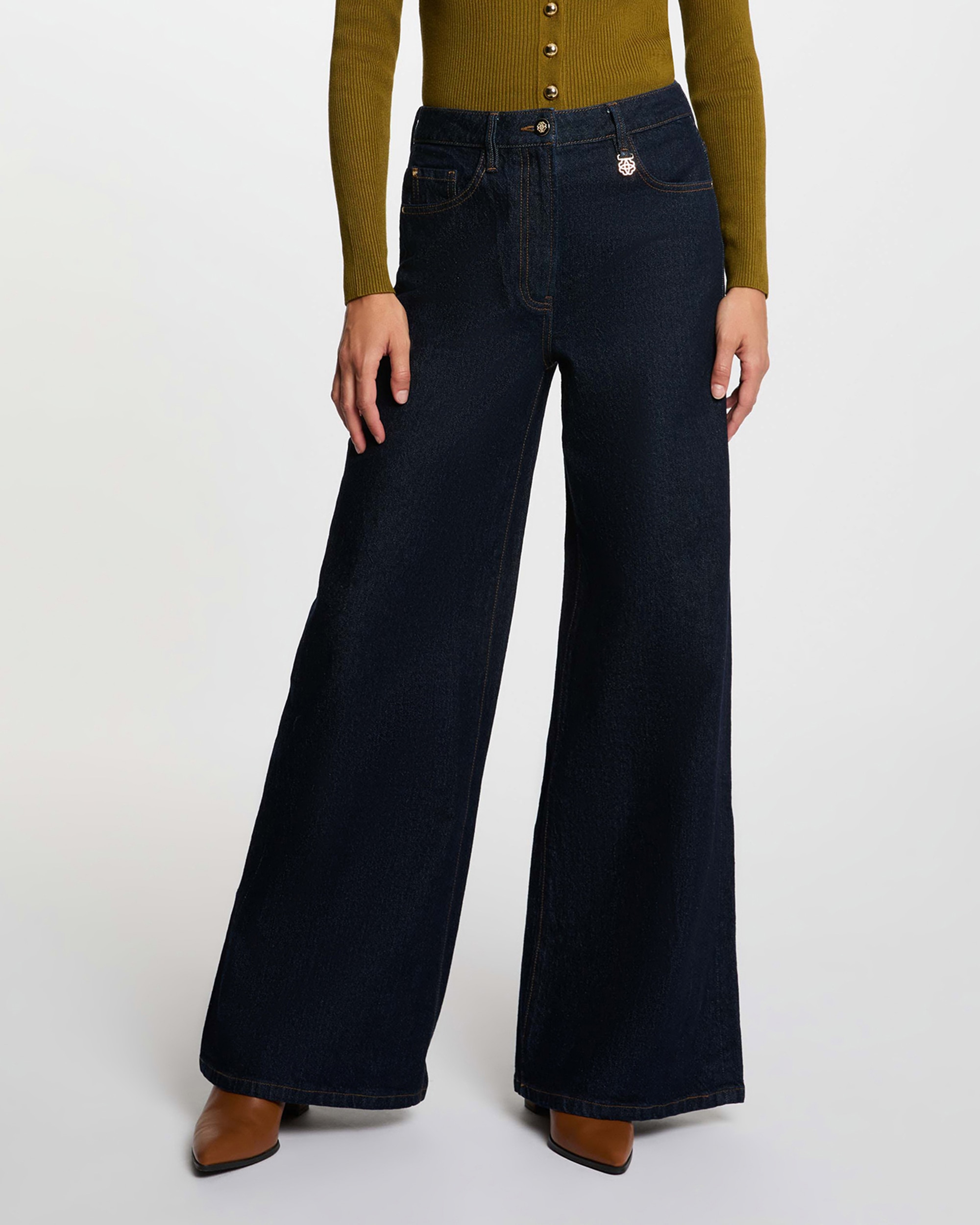 Imagem 0 de Jeans À Boca de Sino de Cintura Subida