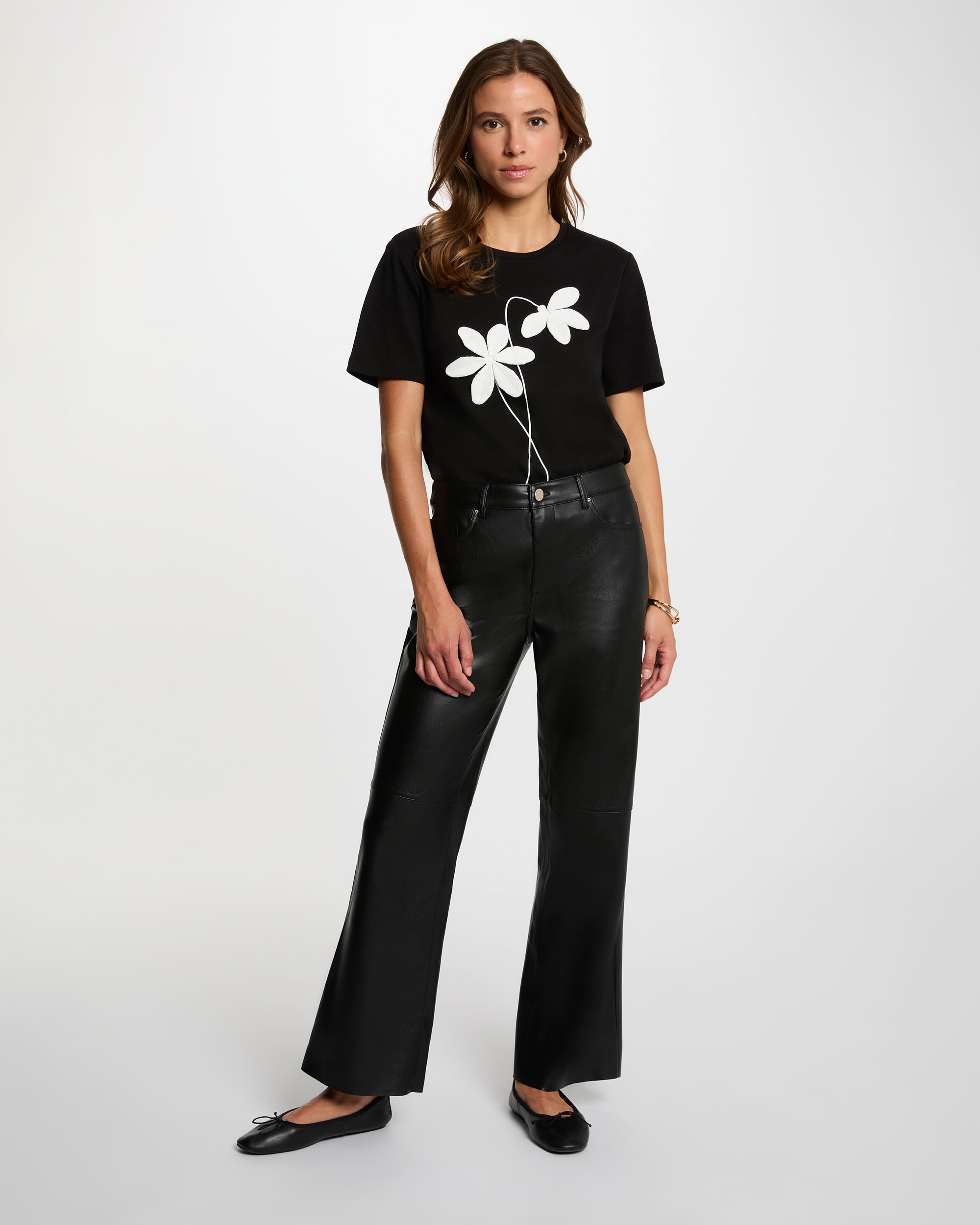 T-shirt com Estampado Floral Preto / Branco-4