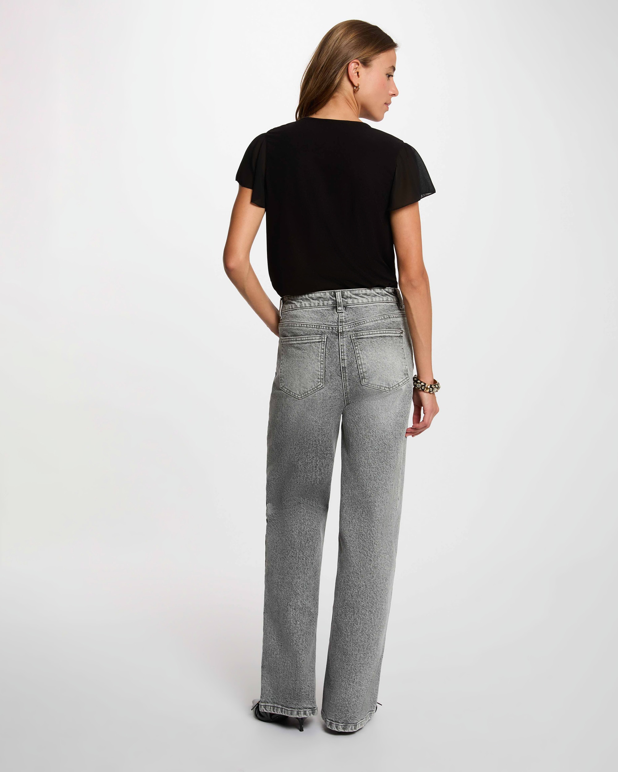 T-shirt com Folhos Preto-3
