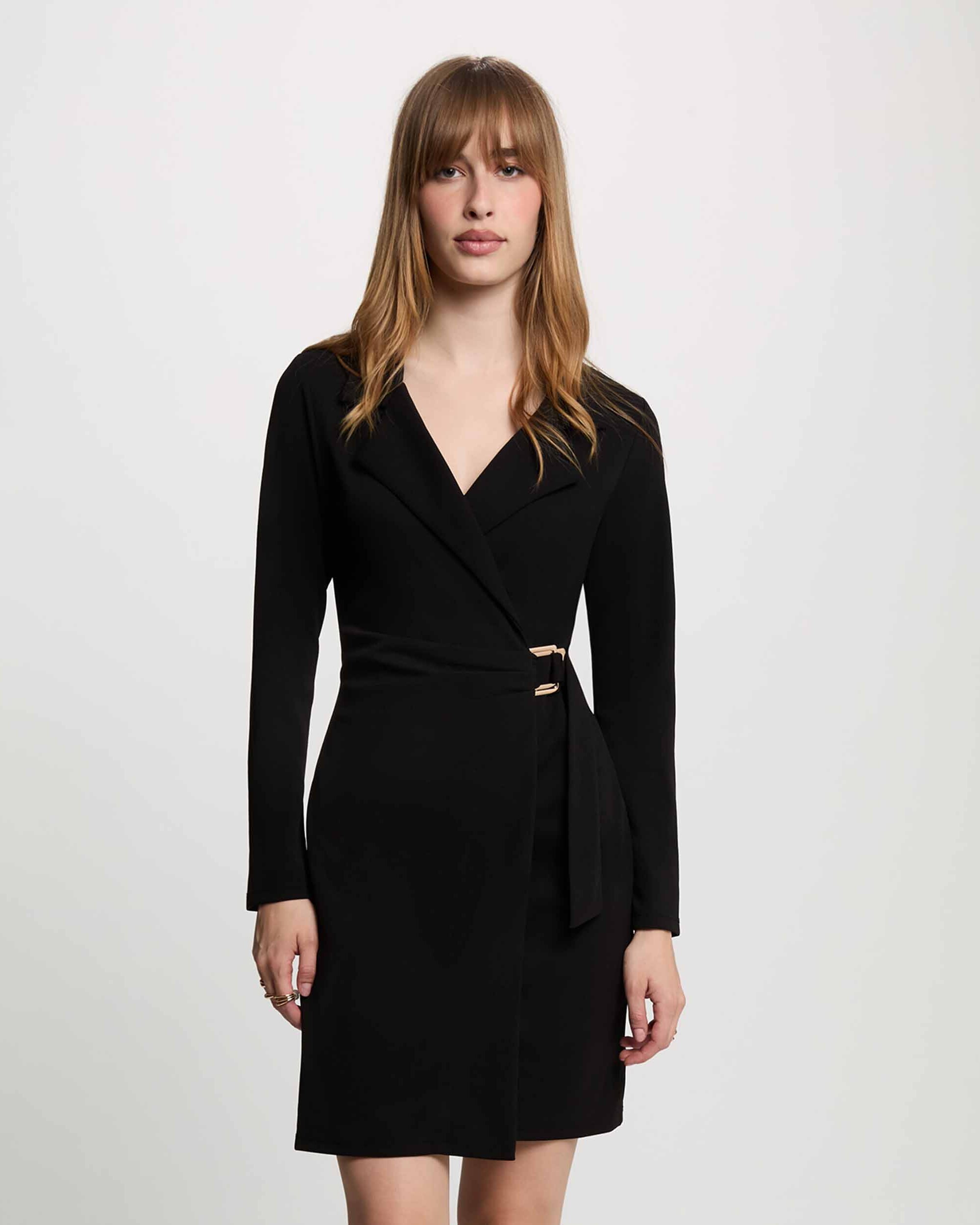 Imagem 0 de Vestido Curto com Fivela