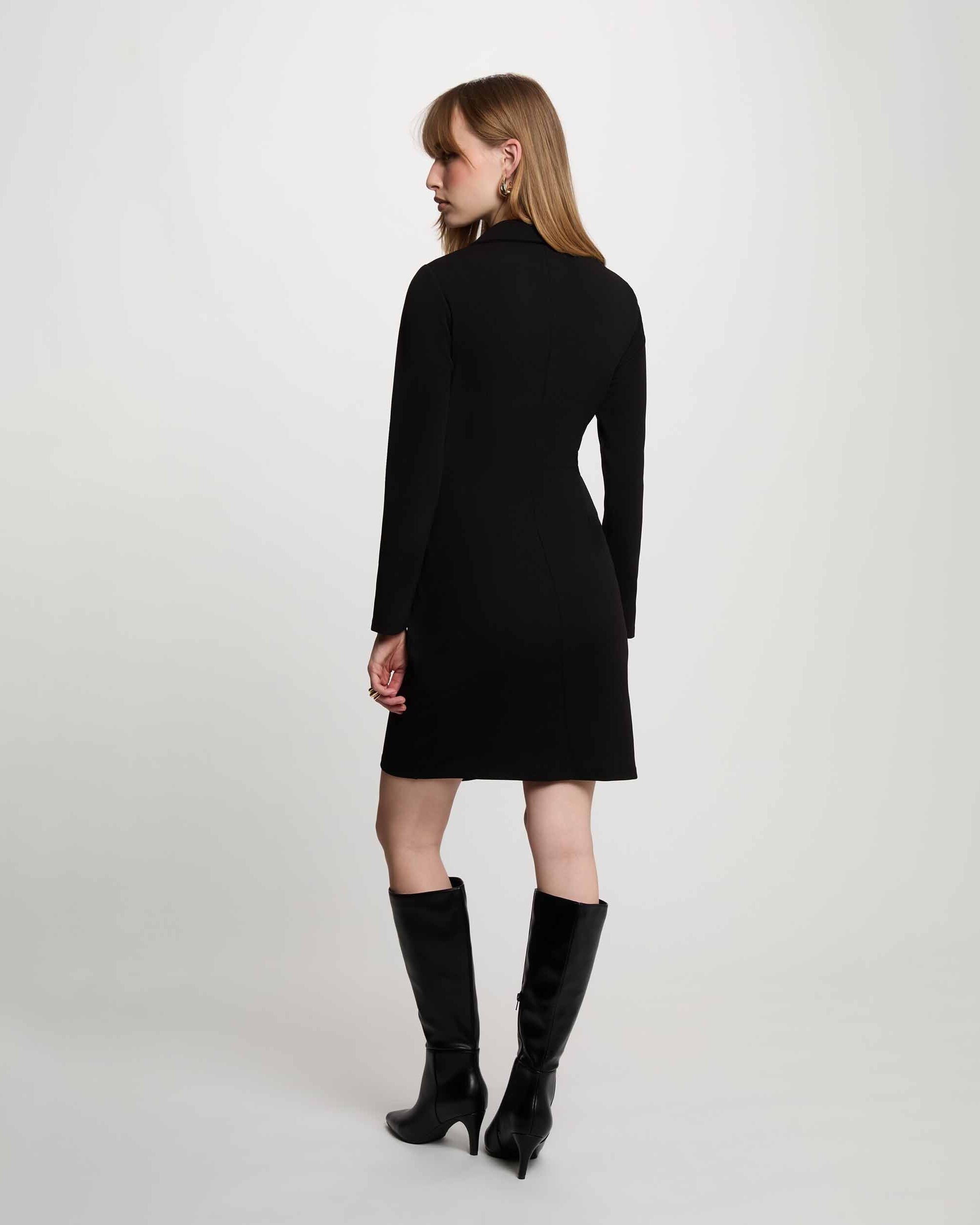 Vestido Curto com Fivela Preto-3