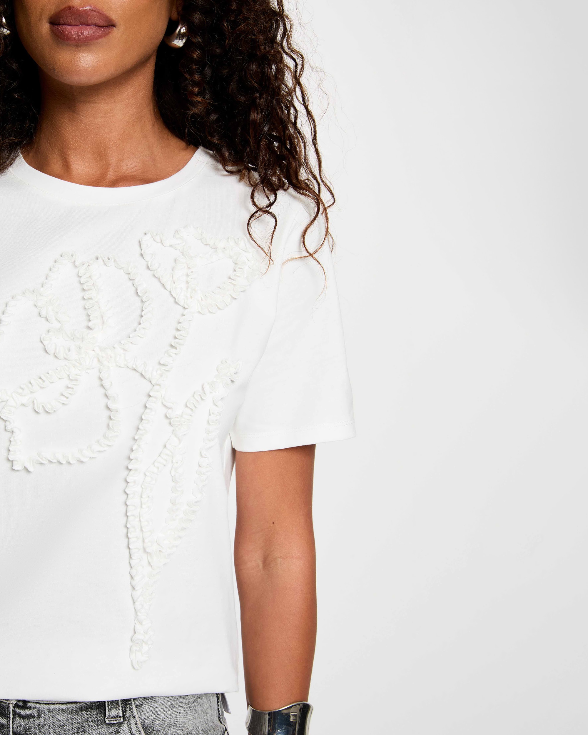 T-shirt com Relevo Floral Branco-5