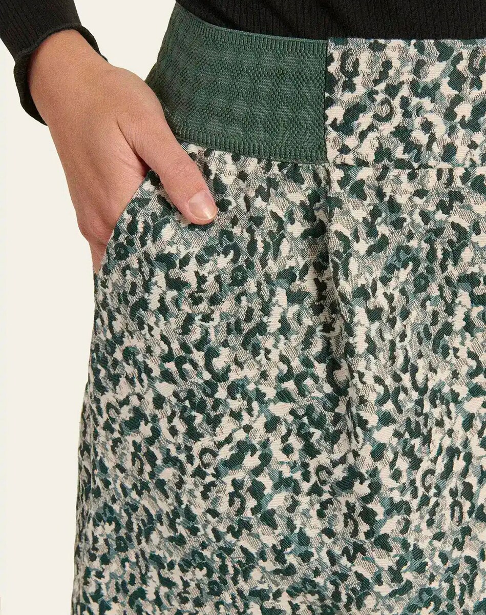 Saia com Bolsos Laterais e Borracha Elástica na Cintura Verde-4