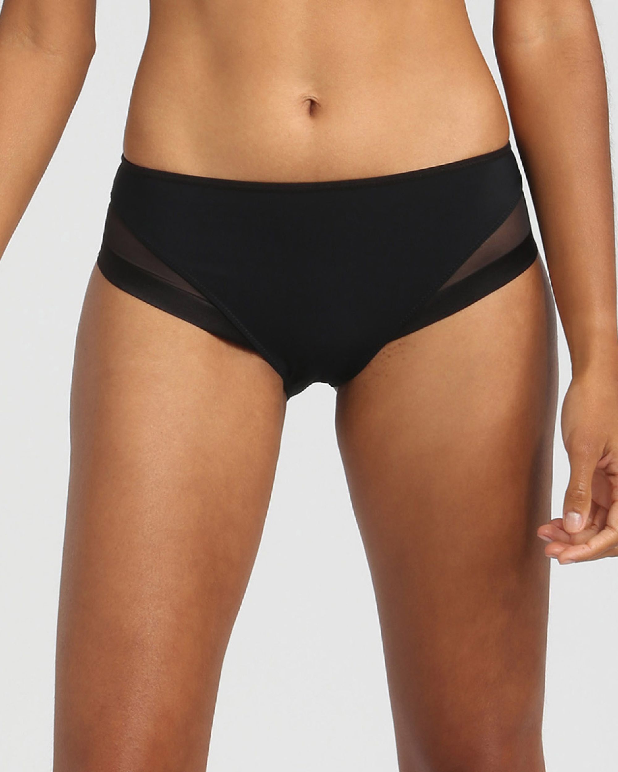 Cueca Clássica de Suave Microfibra e Detalhes em Malla Preto-1