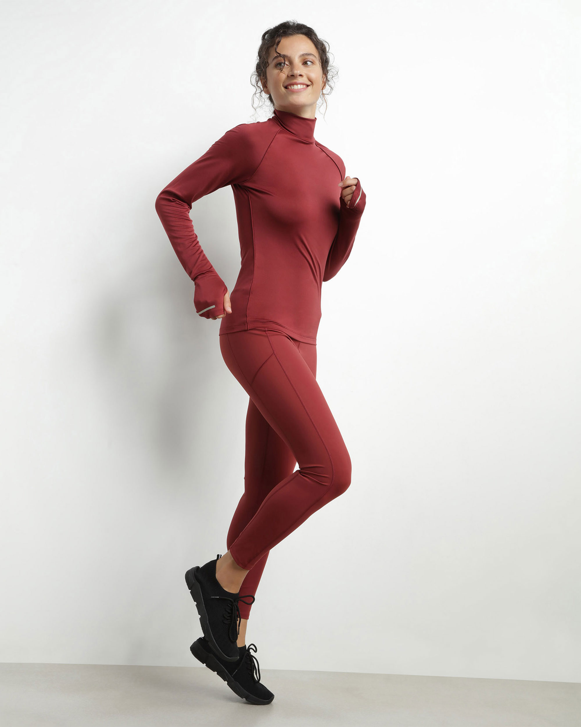 T-shirt Desportiva com Gola Alta Bordeaux-3