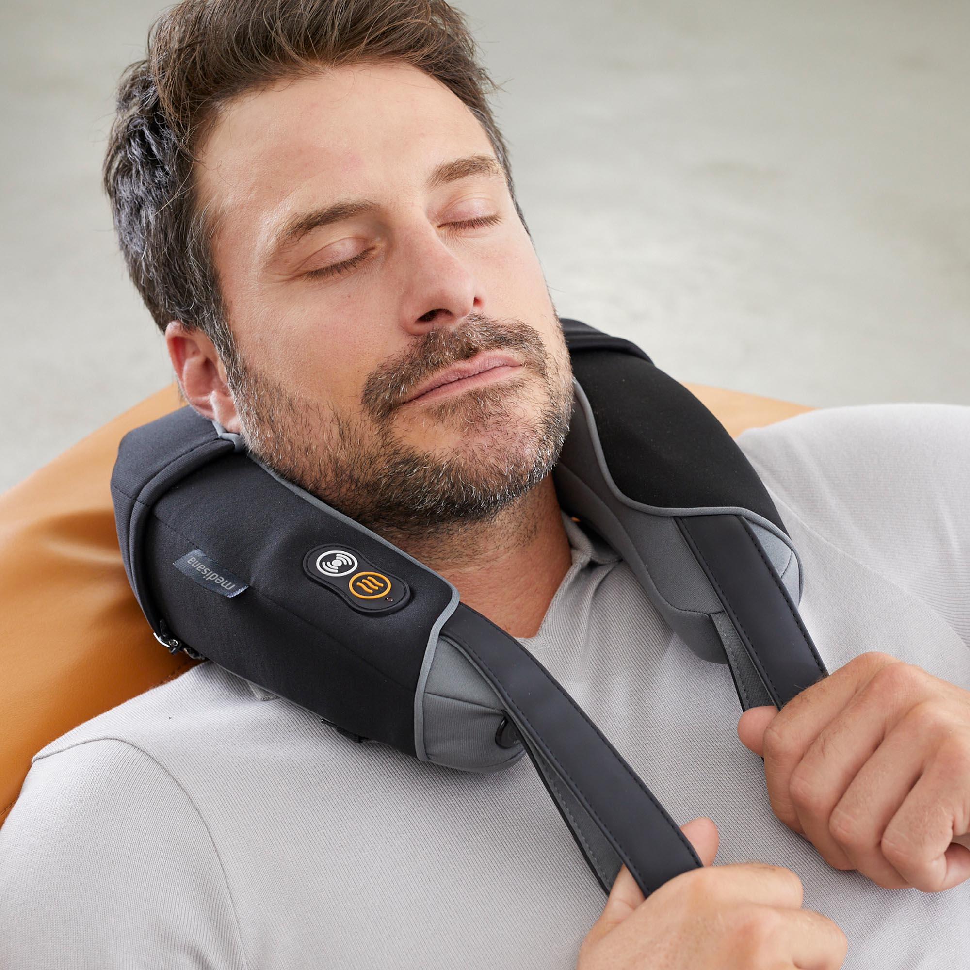 Massageador de pescoço Medisana NM 868 com função de calor Preto-3