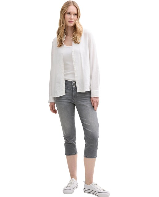 Imagem 0 de Jeans Capri Efeito Lavagem com Botão Duplo
