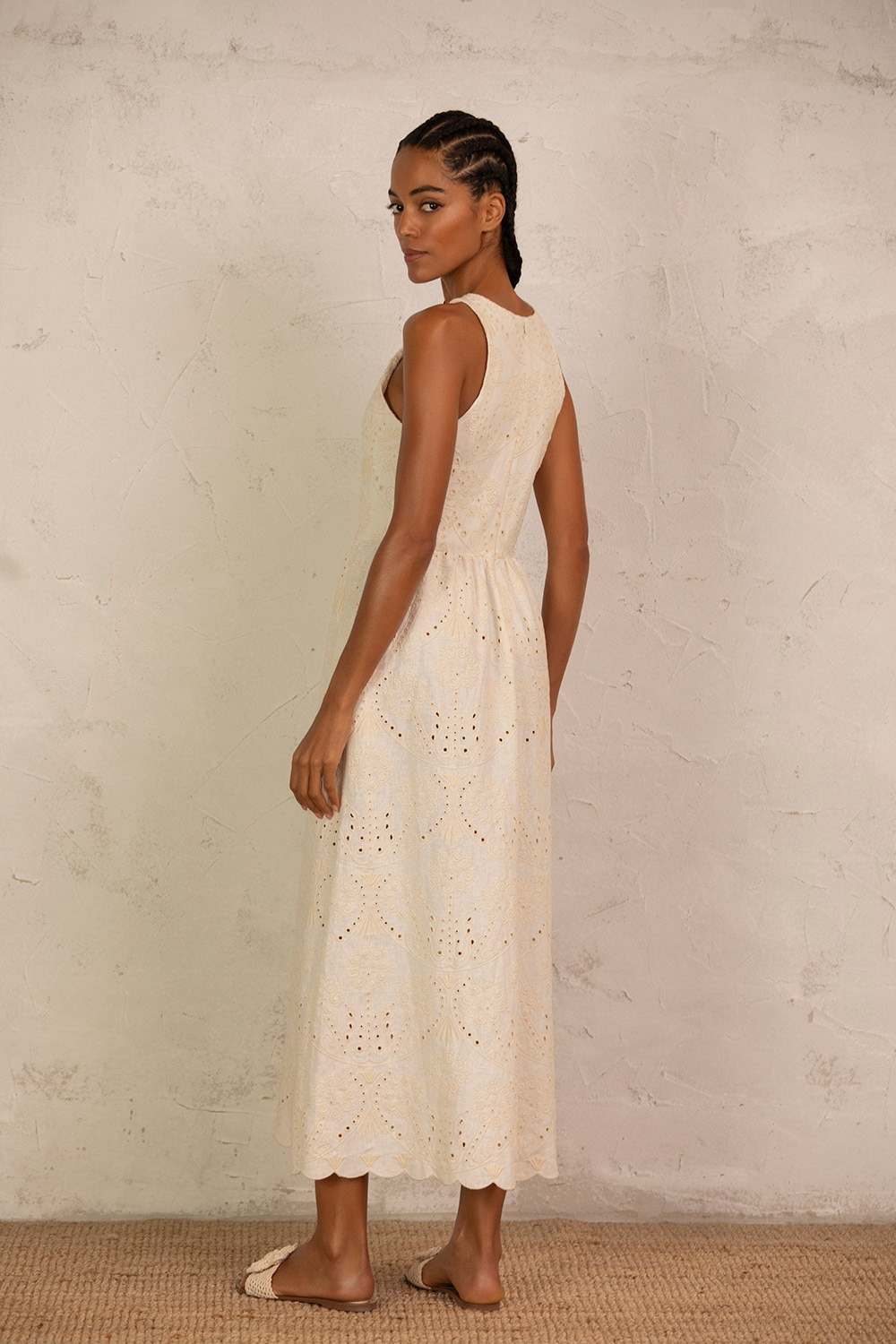Vestido de Linho Bordado Cru-2