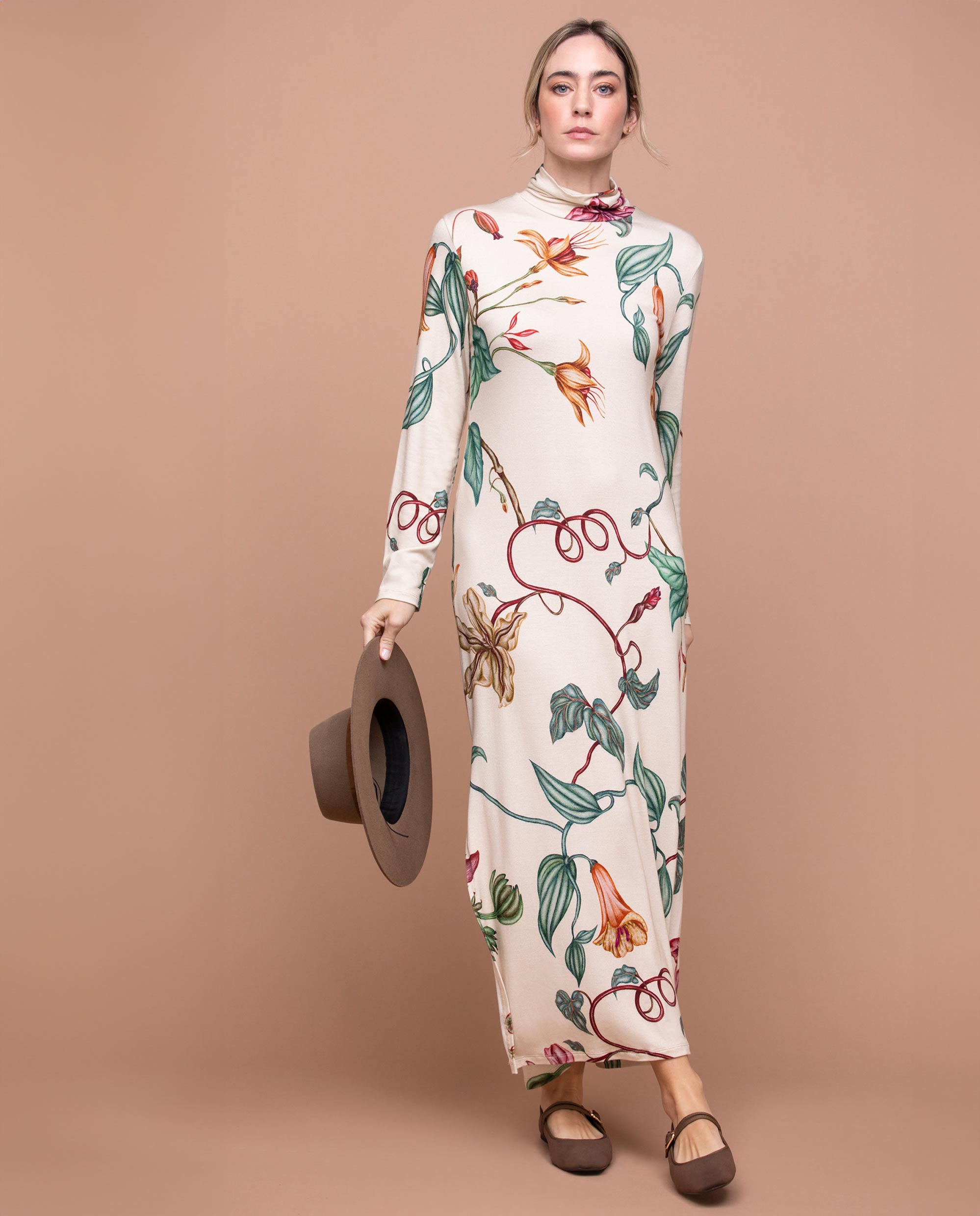 Imagem 0 de Vestido de gola comprido com racha lateral estampado