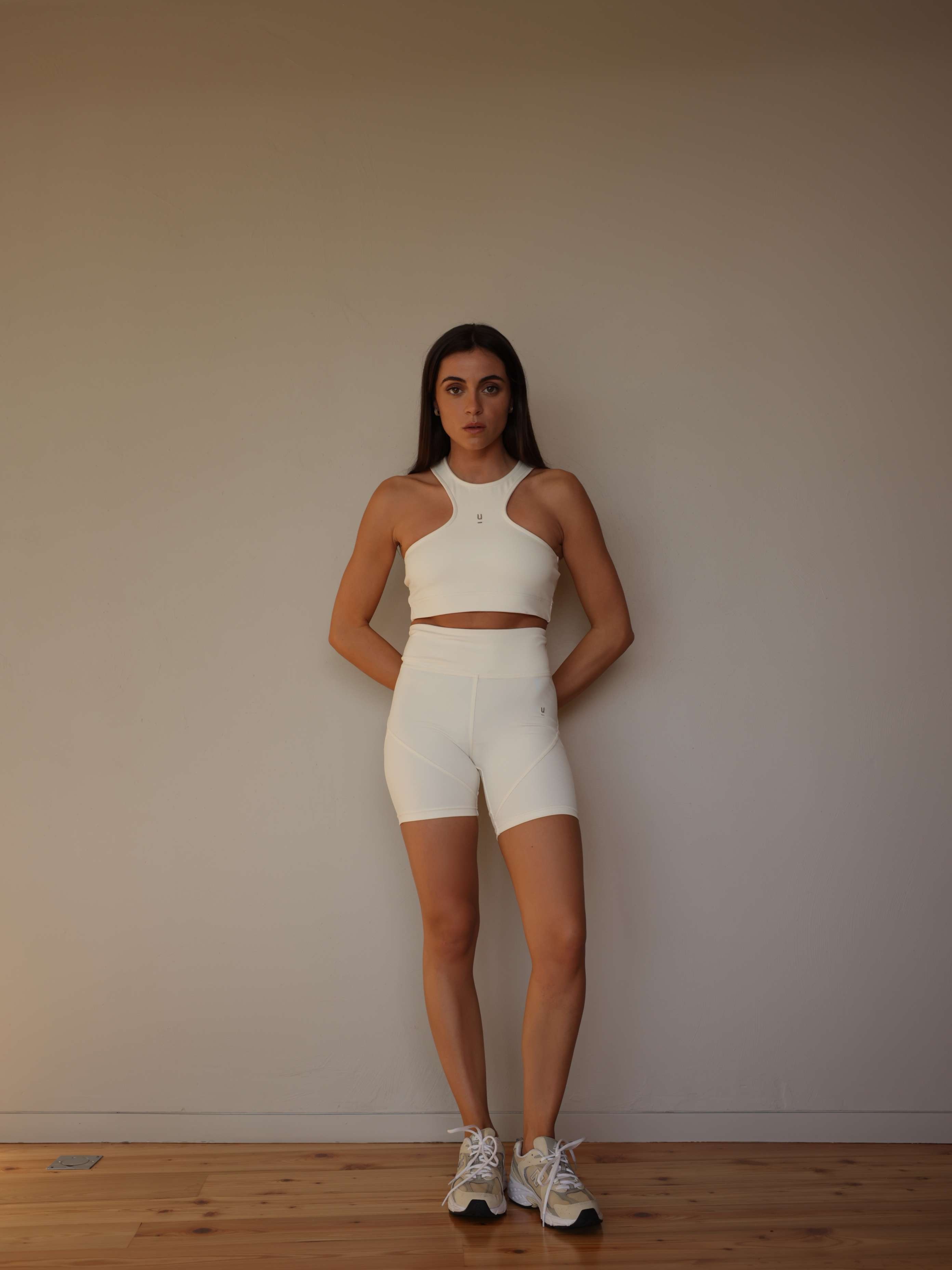 Shorts Activewear com Logo "u Creme-1