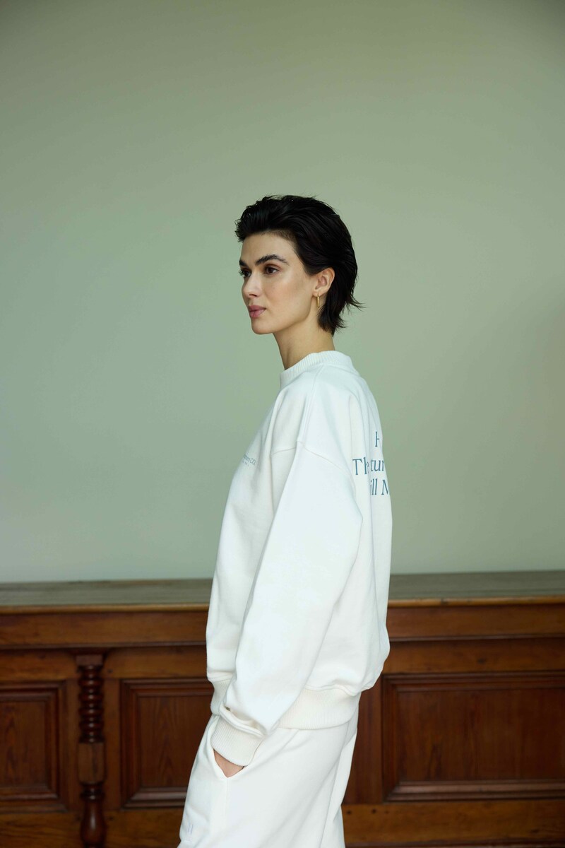 Sweater 695 com Logo "Dreamers Co Branco-3