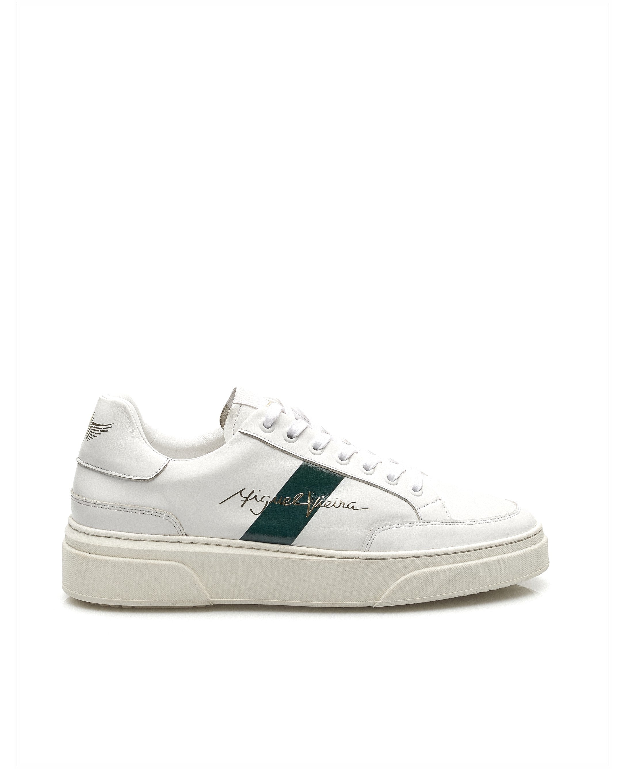 Imagem 0 de Sapatilhas em Pele de cor Branco, com detalhe Verde Escuro e assinatura Miguel