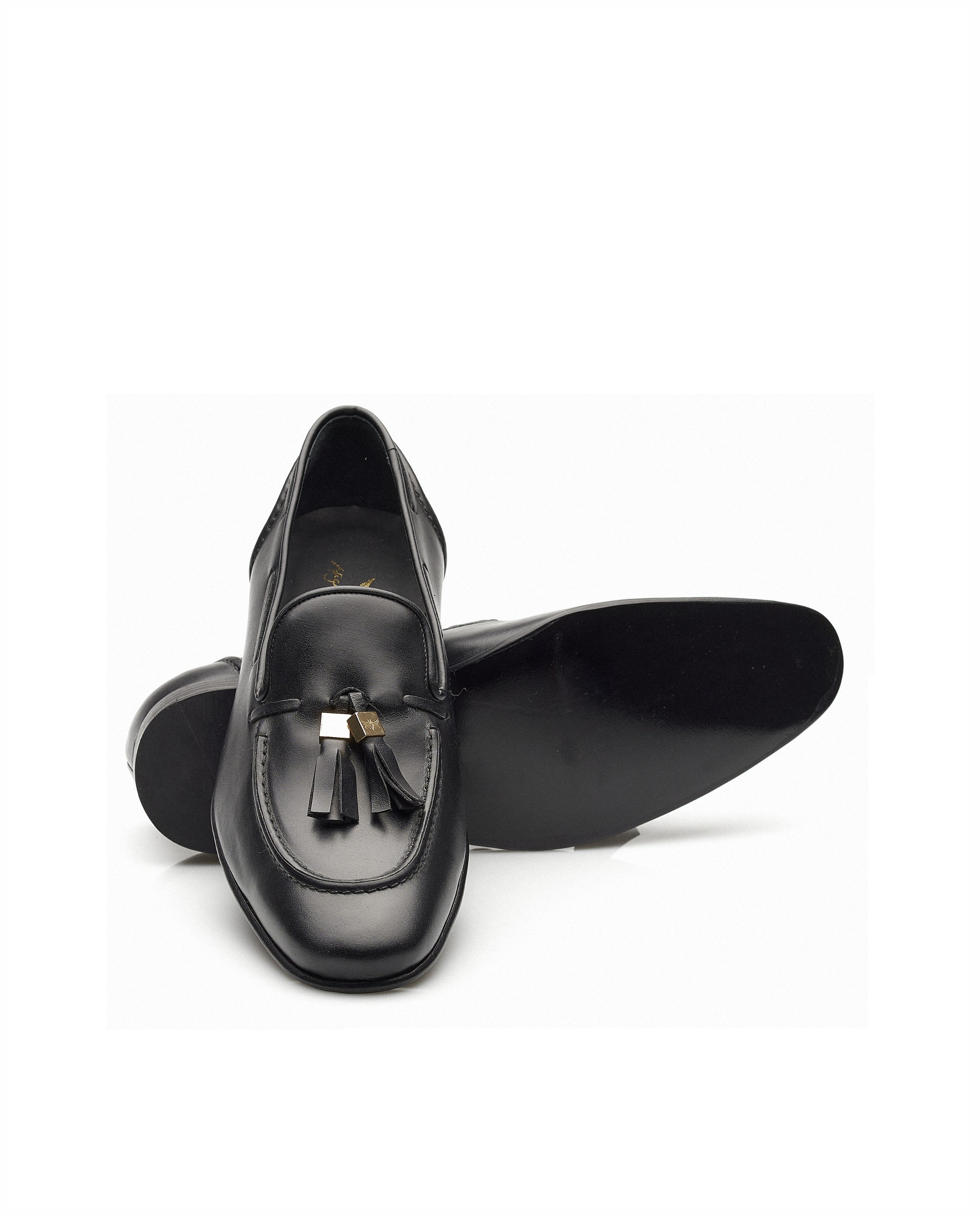 Mocassin em pele, forro em pele, com berloques e detalhes dourados Miguel Vieira Preto-2