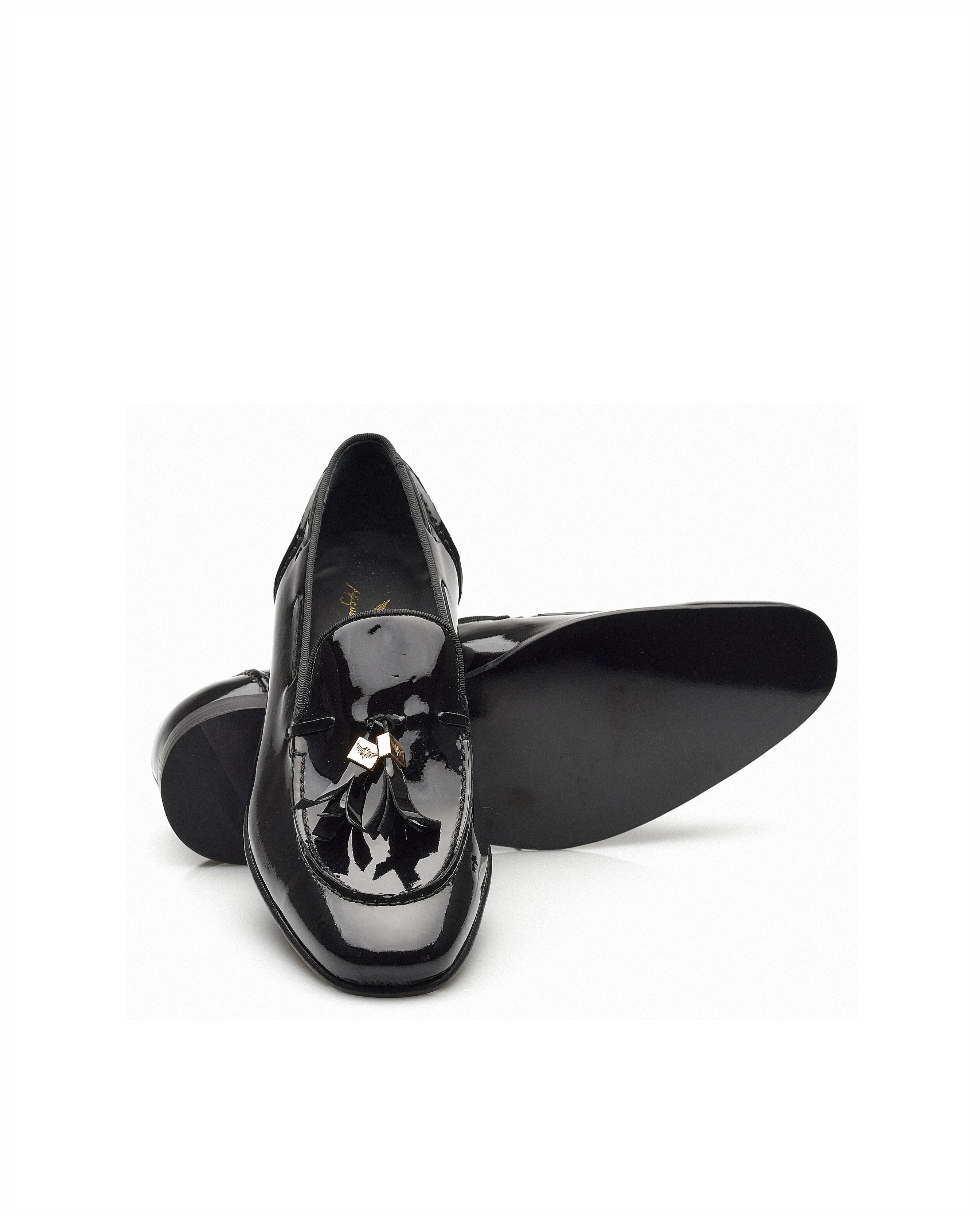 Mocassin em Verniz, forro em pele, com berloques e detalhes dourados Miguel Vieira Preto-2