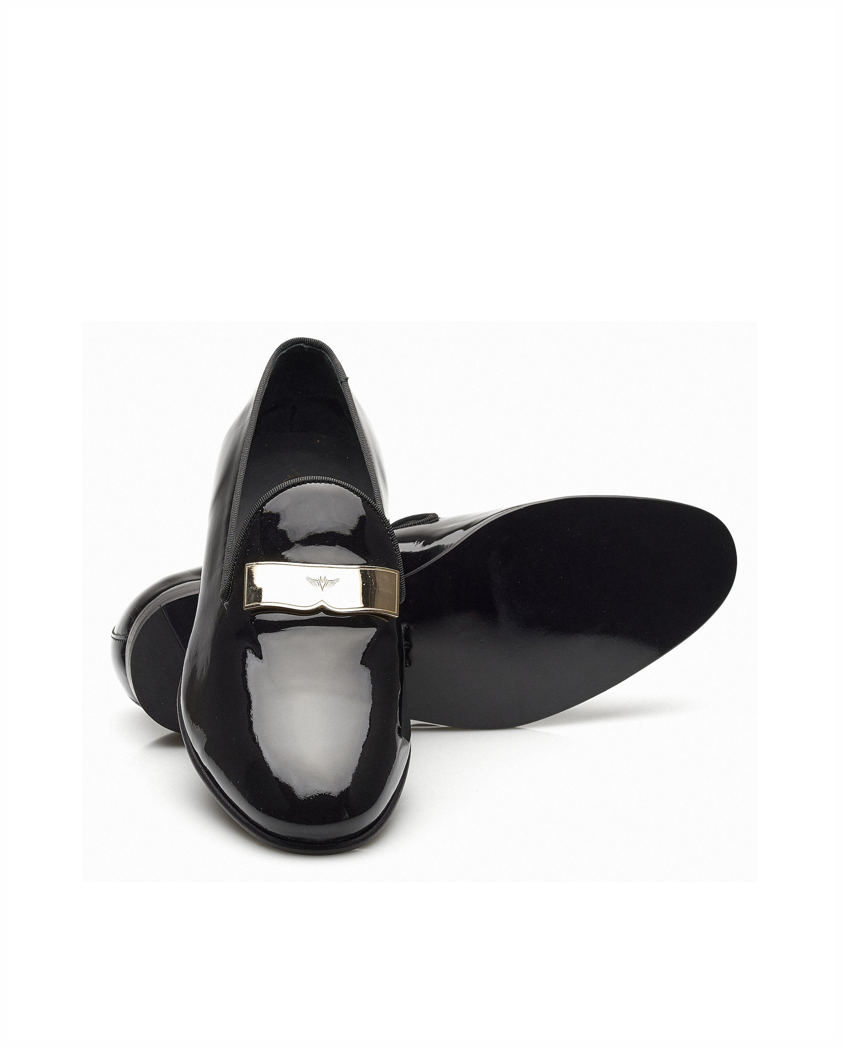 Mocassin em verniz, forro em pele e com aplicação em metal Miguel Vieira Preto-2