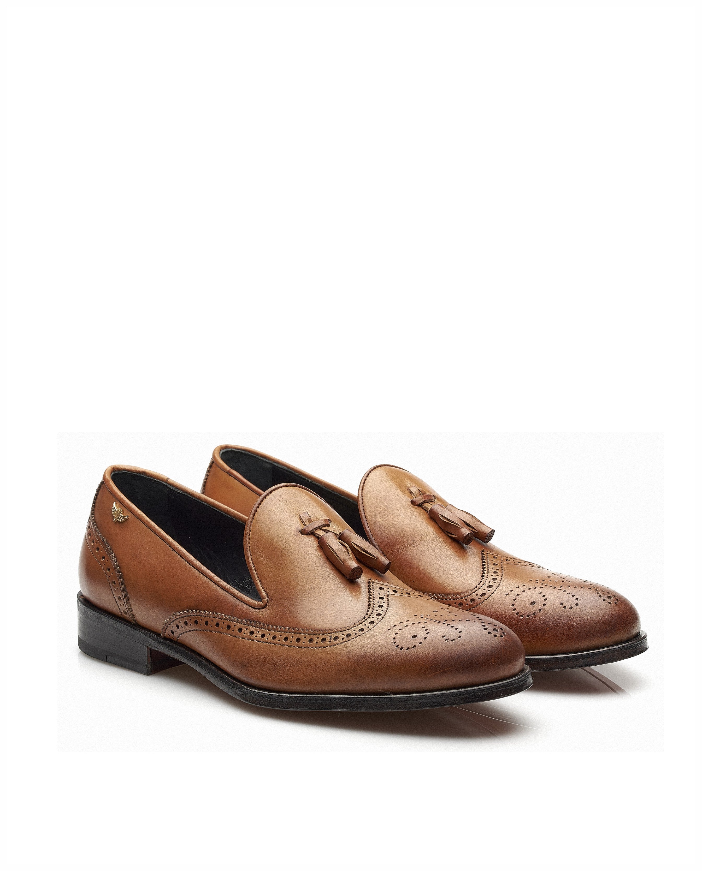 Mocassin em pele, com berloques, forro em pele e detalhes brogue Miguel Vieira Castanho-3
