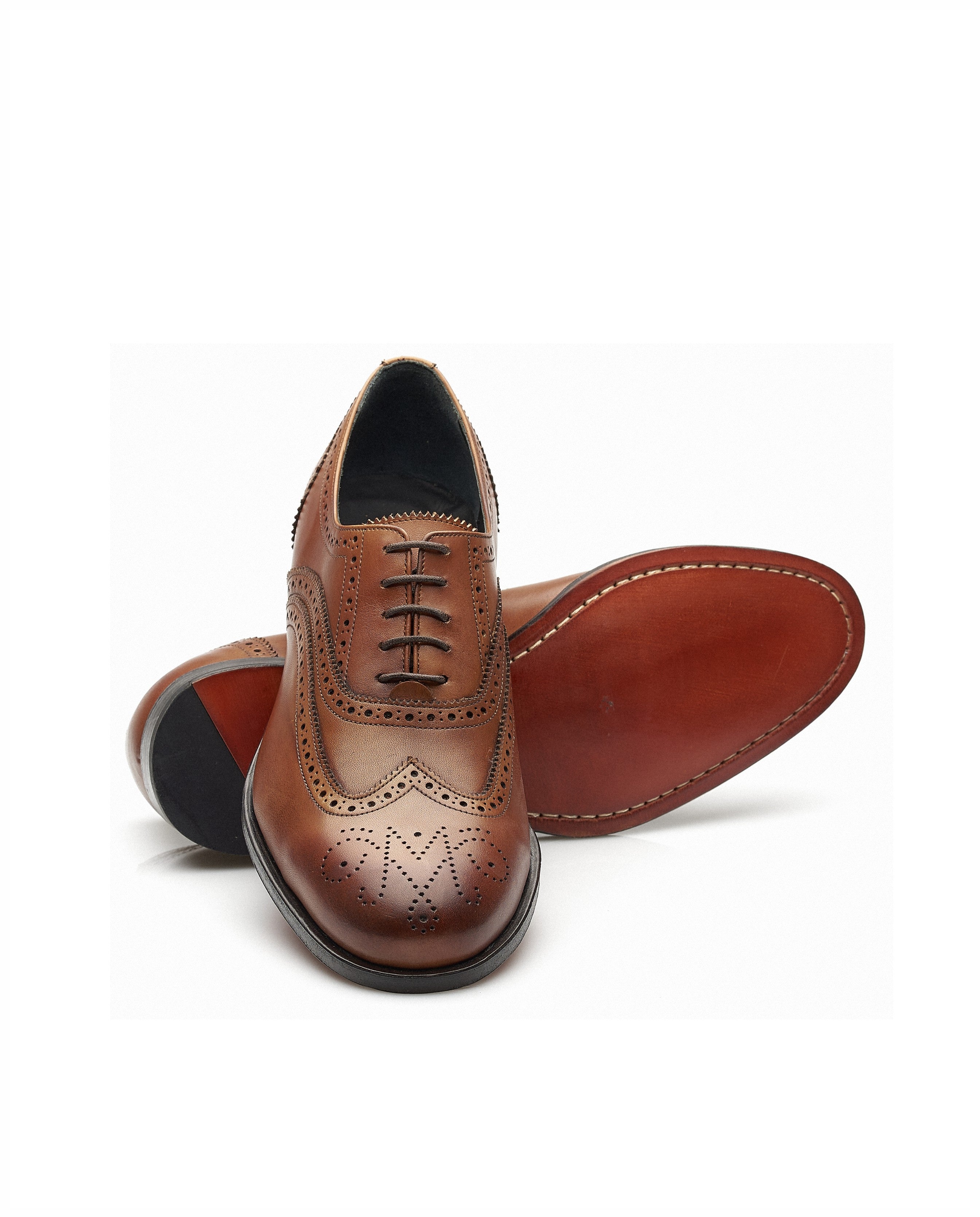 Oxford em pele, com cordões em algodão, forro em pele e detalhes brogue Miguel Vieira Castanho-2