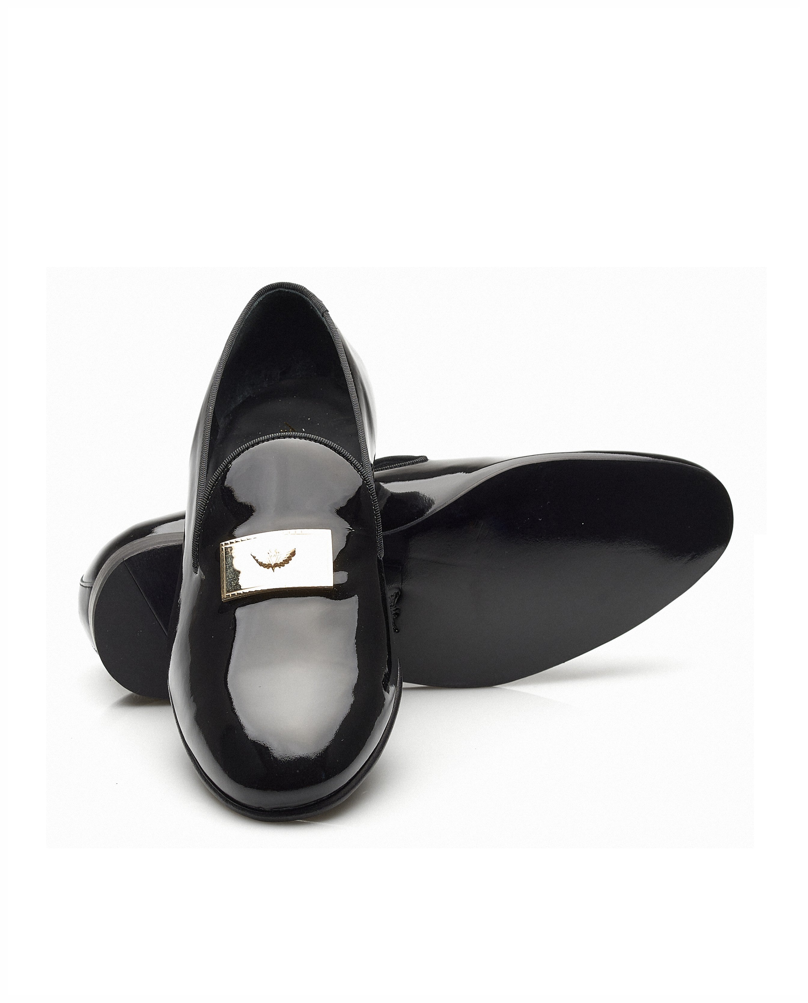 Mocassin em Verniz, forro em pele e exclusivo travesão dourado Miguel Vieira Preto-2