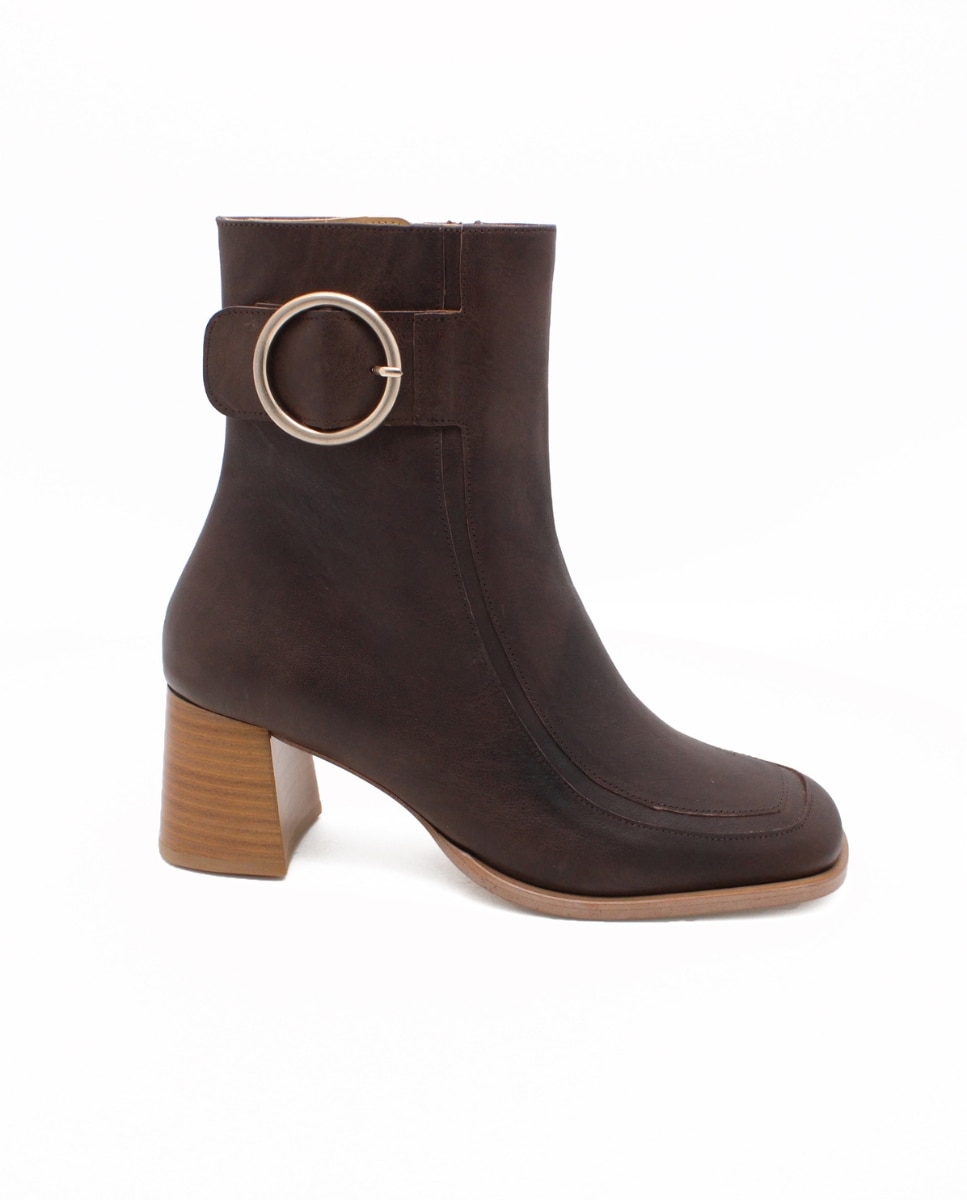 Imagem 0 de Botas Clássicas Florence Castanhas em Pele