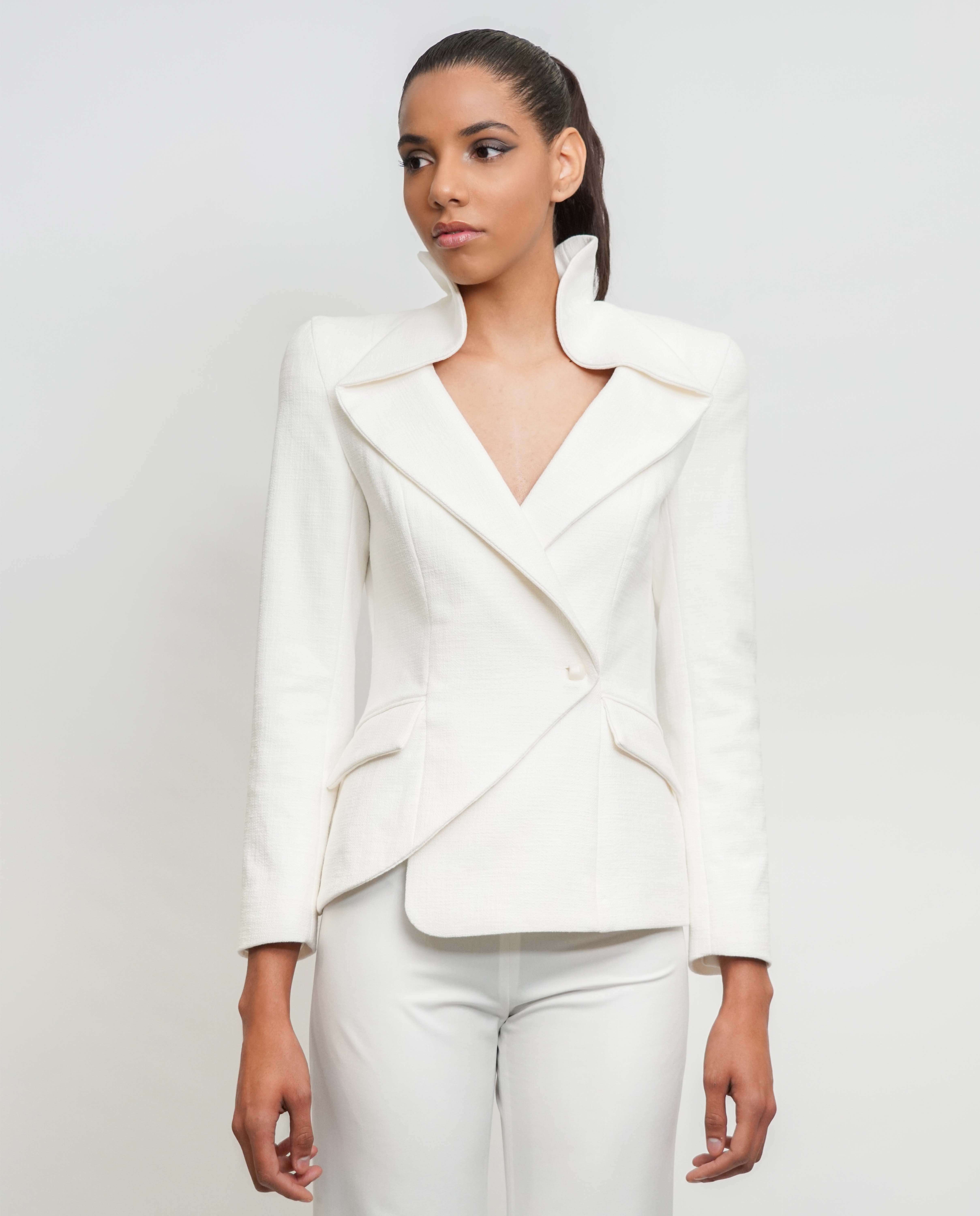 Imagem 0 de Blazer assimétrico ajustado gola e lapela larga ombros largos - Branco