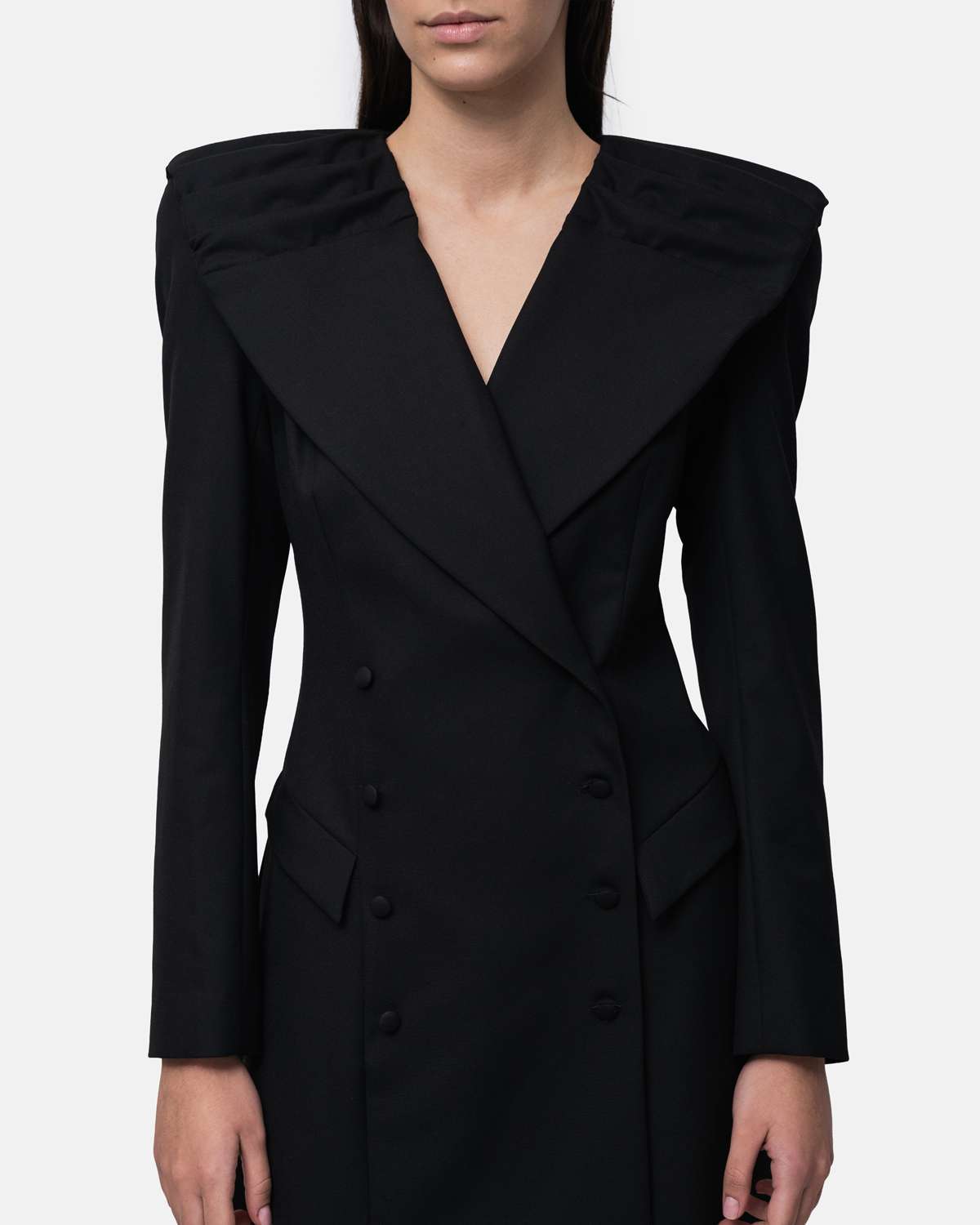 Vestido tipo Robemanteau cruzado gola drapeada formato capa nas costas - Vermelho Preto-4