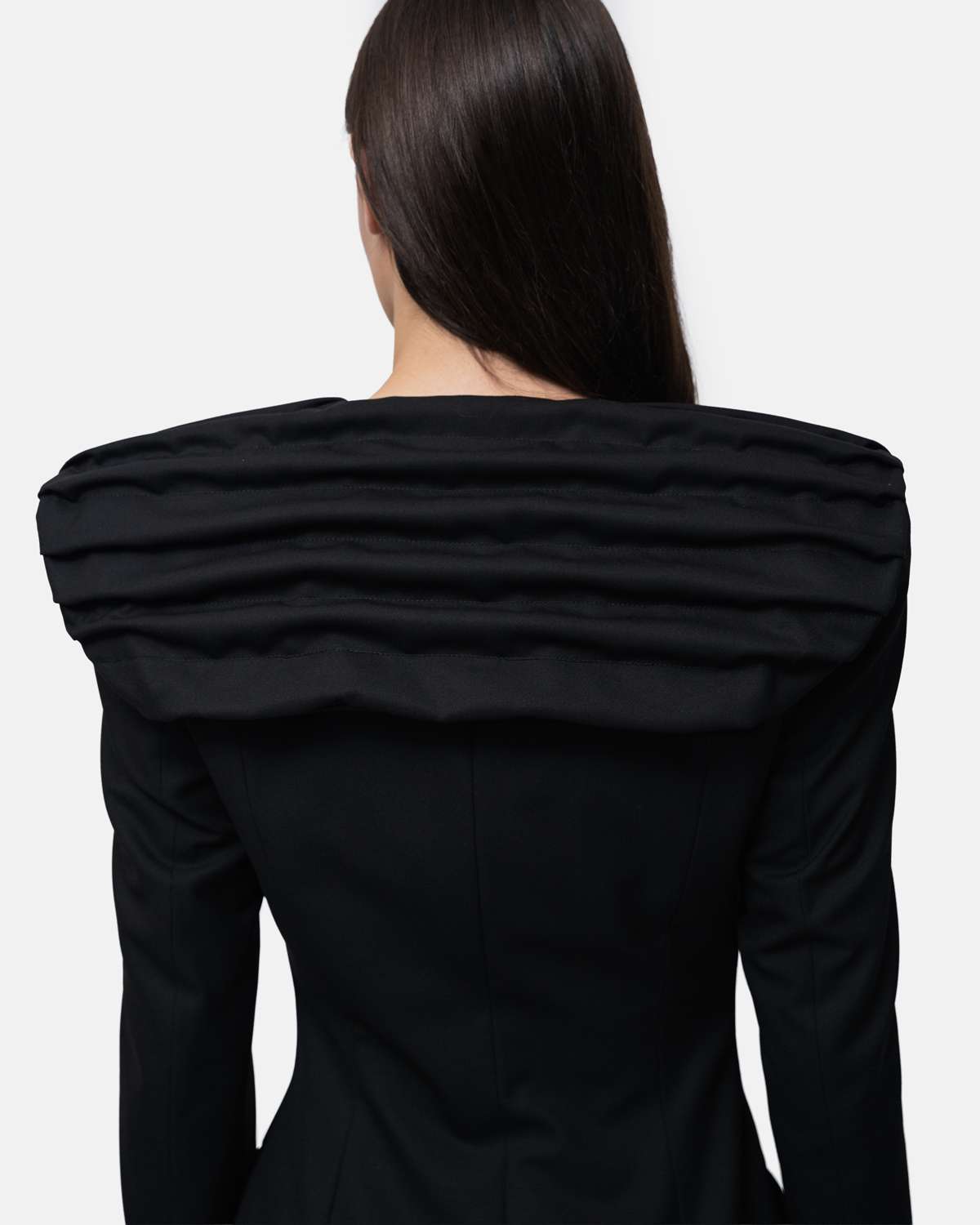 Vestido tipo Robemanteau cruzado gola drapeada formato capa nas costas - Vermelho Preto-5