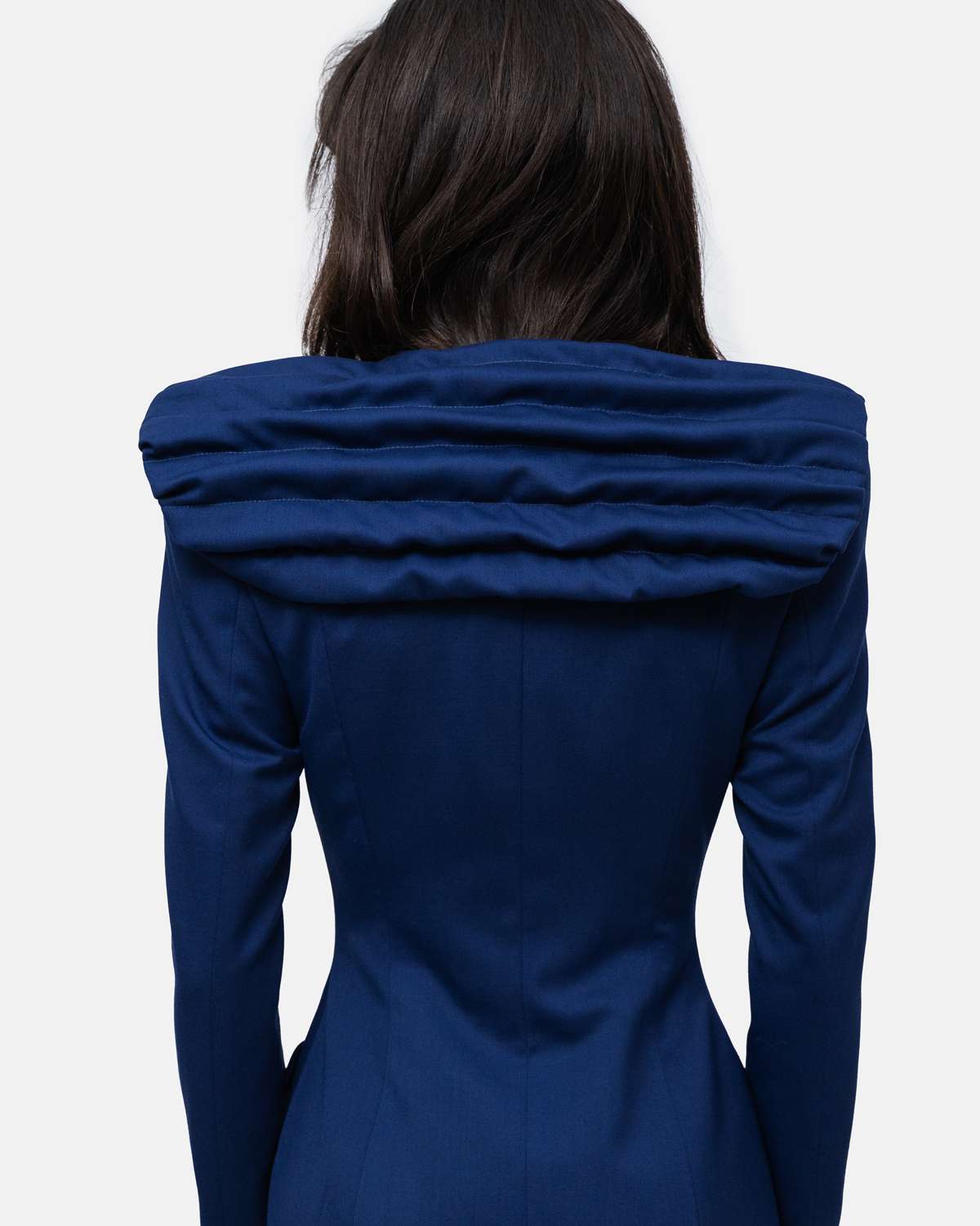 Vestido tipo Robemanteau em lã cruzado gola drapeada formato capa nas costas Azul-5