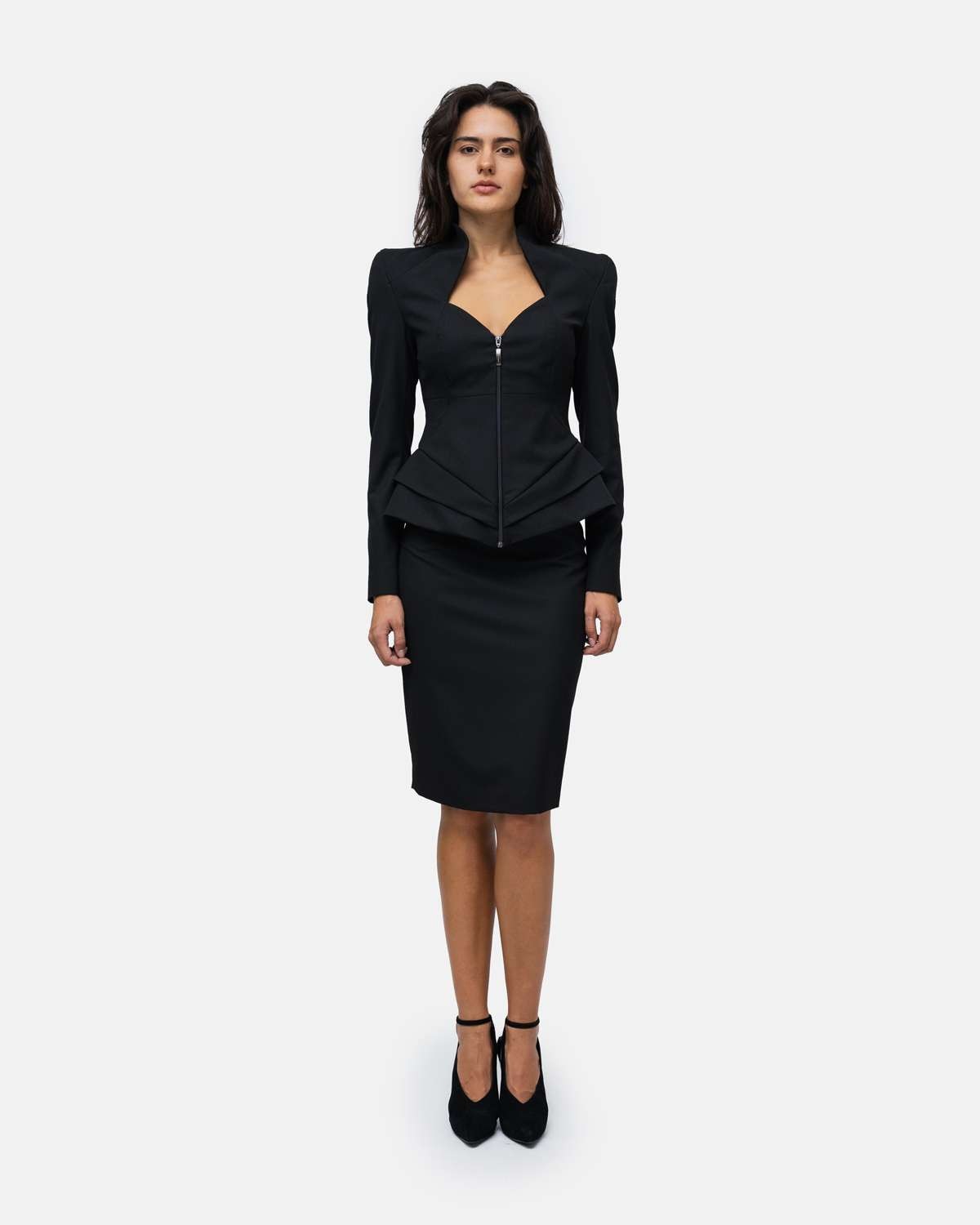 Imagem 0 de Blazer cintado com gola subida pregas a delinear as ancas - Preto