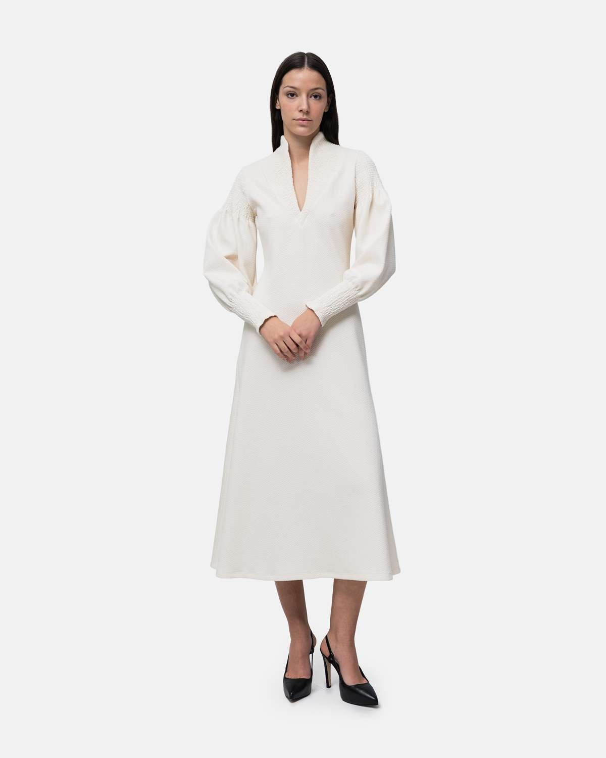 Imagem 0 de Vestido malha midi evasé com gola e mangas com pontos de elástico