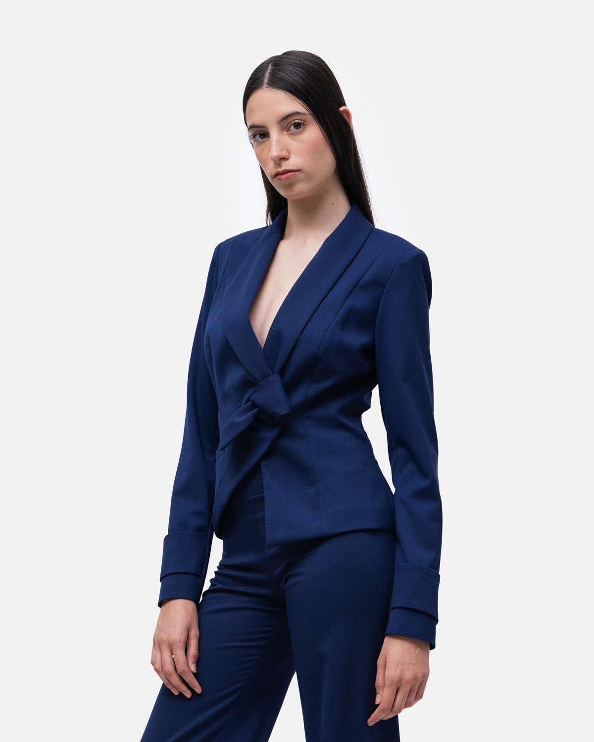 Blazer cintado assimétrico gola aperta com nó Azul-2