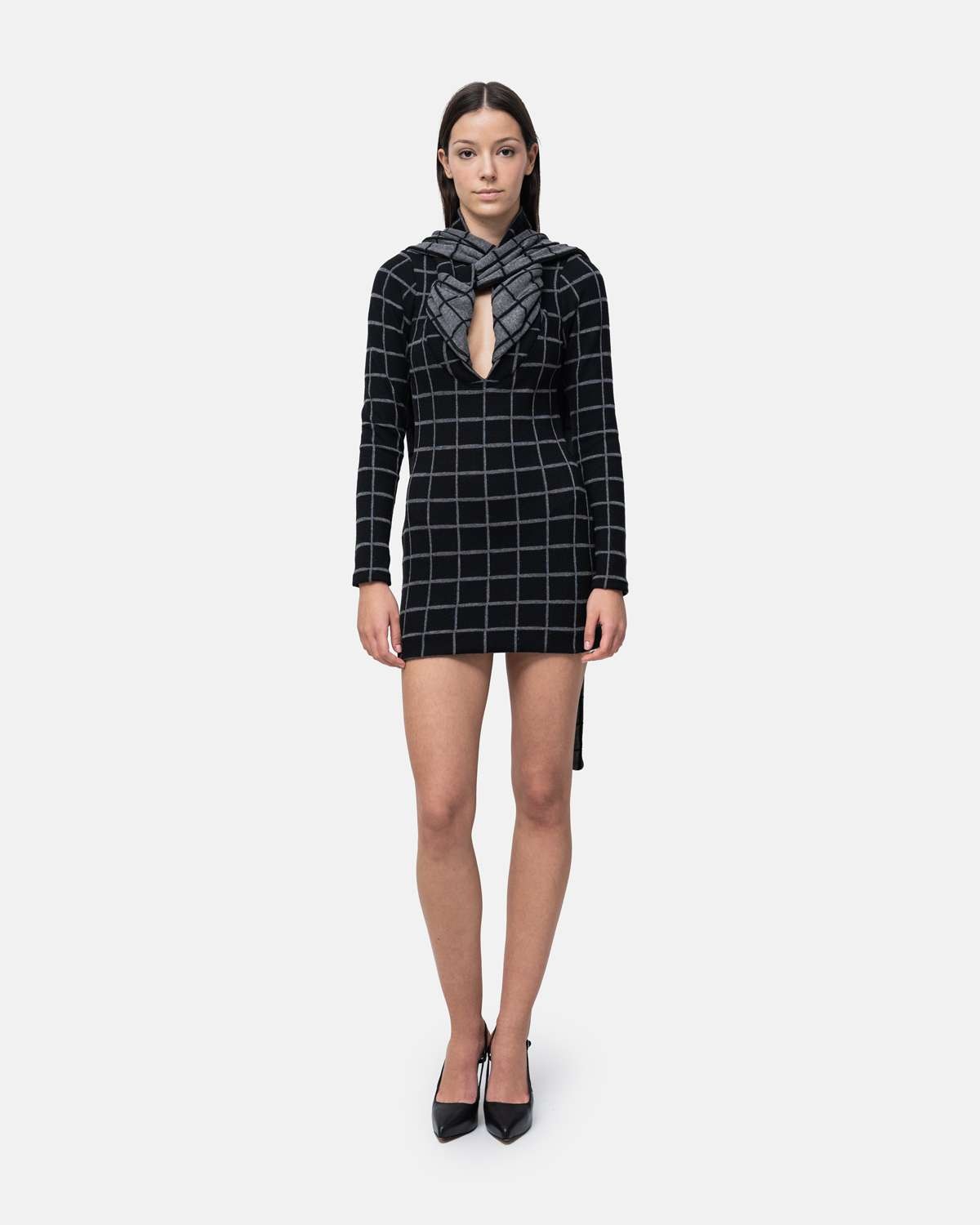 Imagem 0 de Vestido em malha curto justo com gola cruzada e écharpes nas pontas