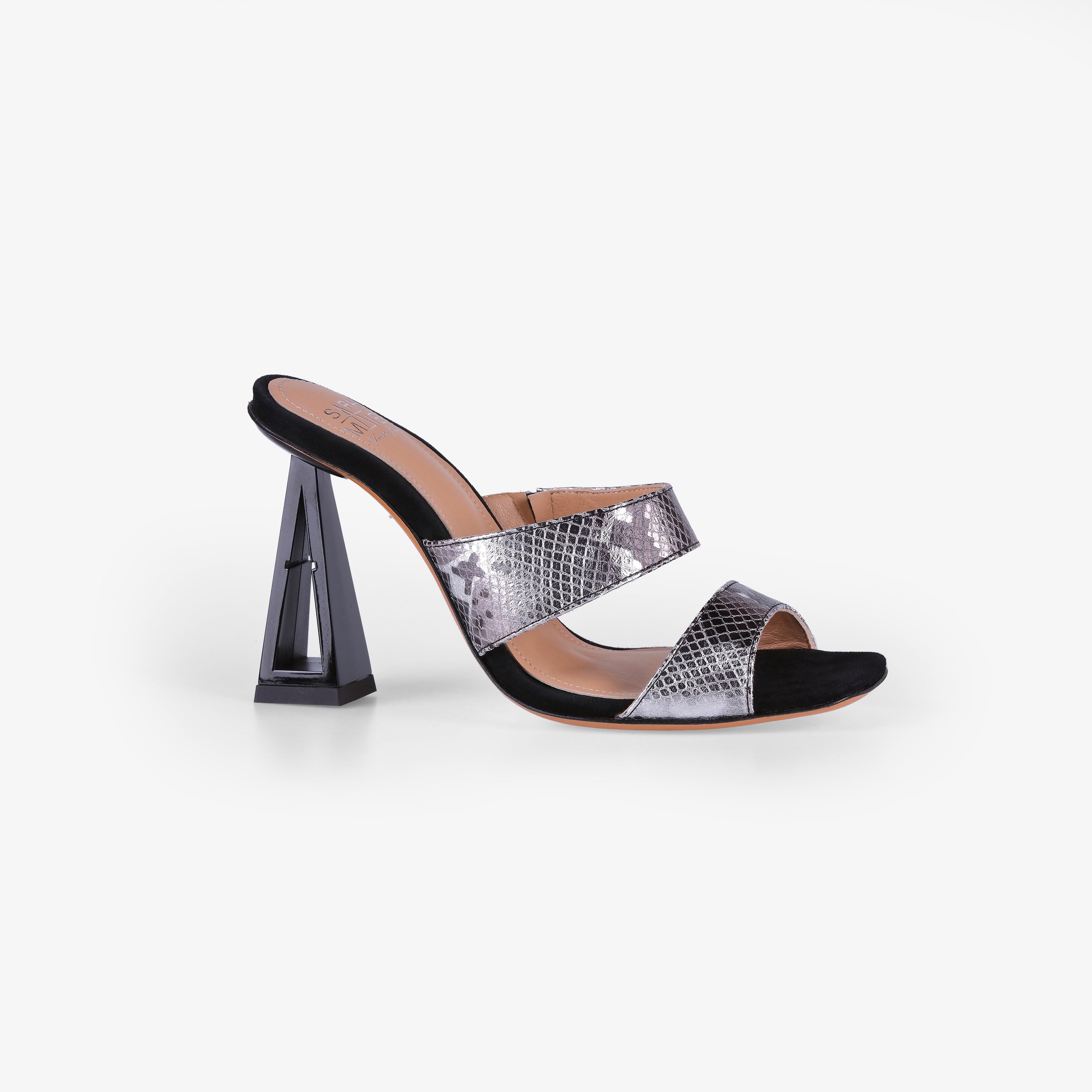 Imagem 0 de Sandálias pele camurça preta e tiras em pele cobra metalizada