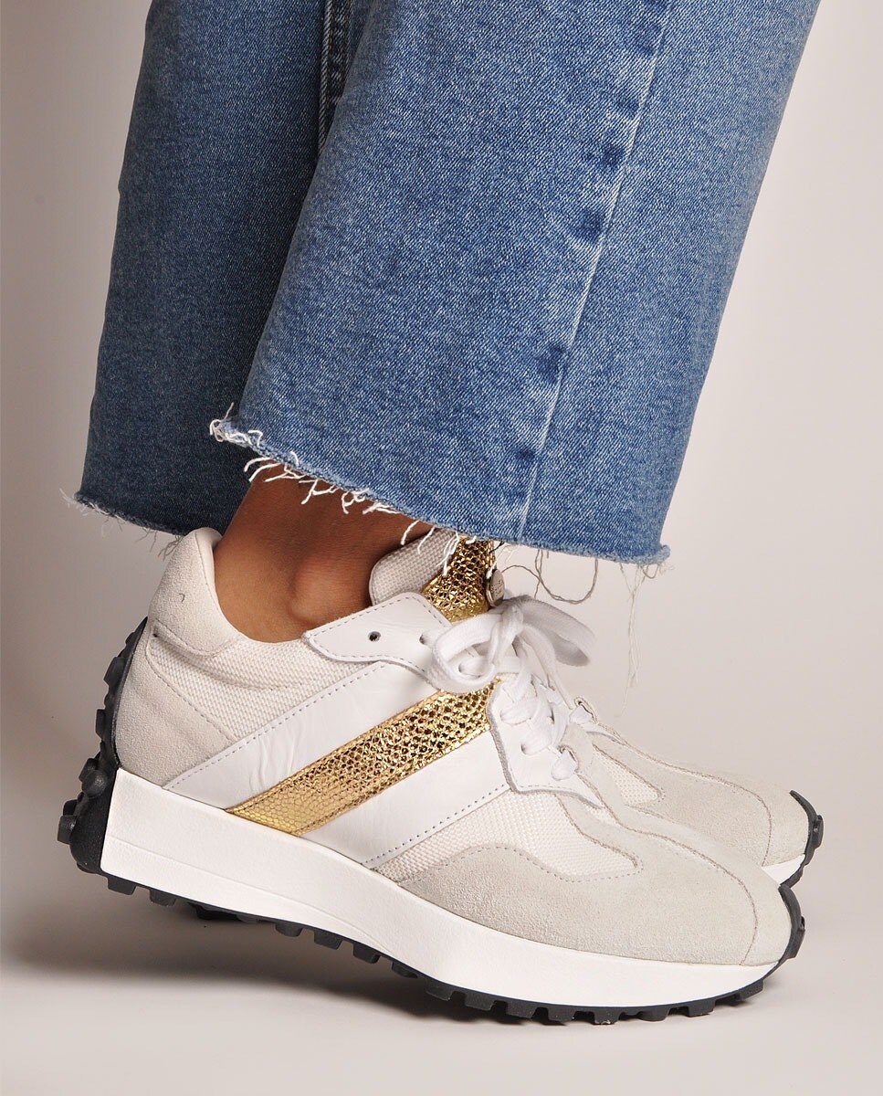 Tenis em Pele Branco com Ouro Branco-2