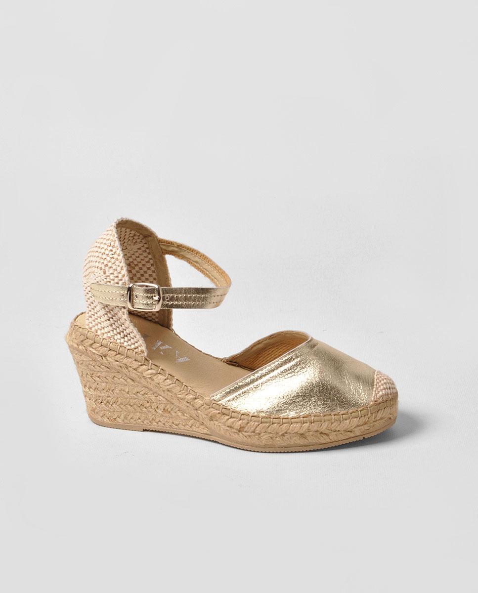 Imagem 0 de Sandália em Pele Laminado Champanhe