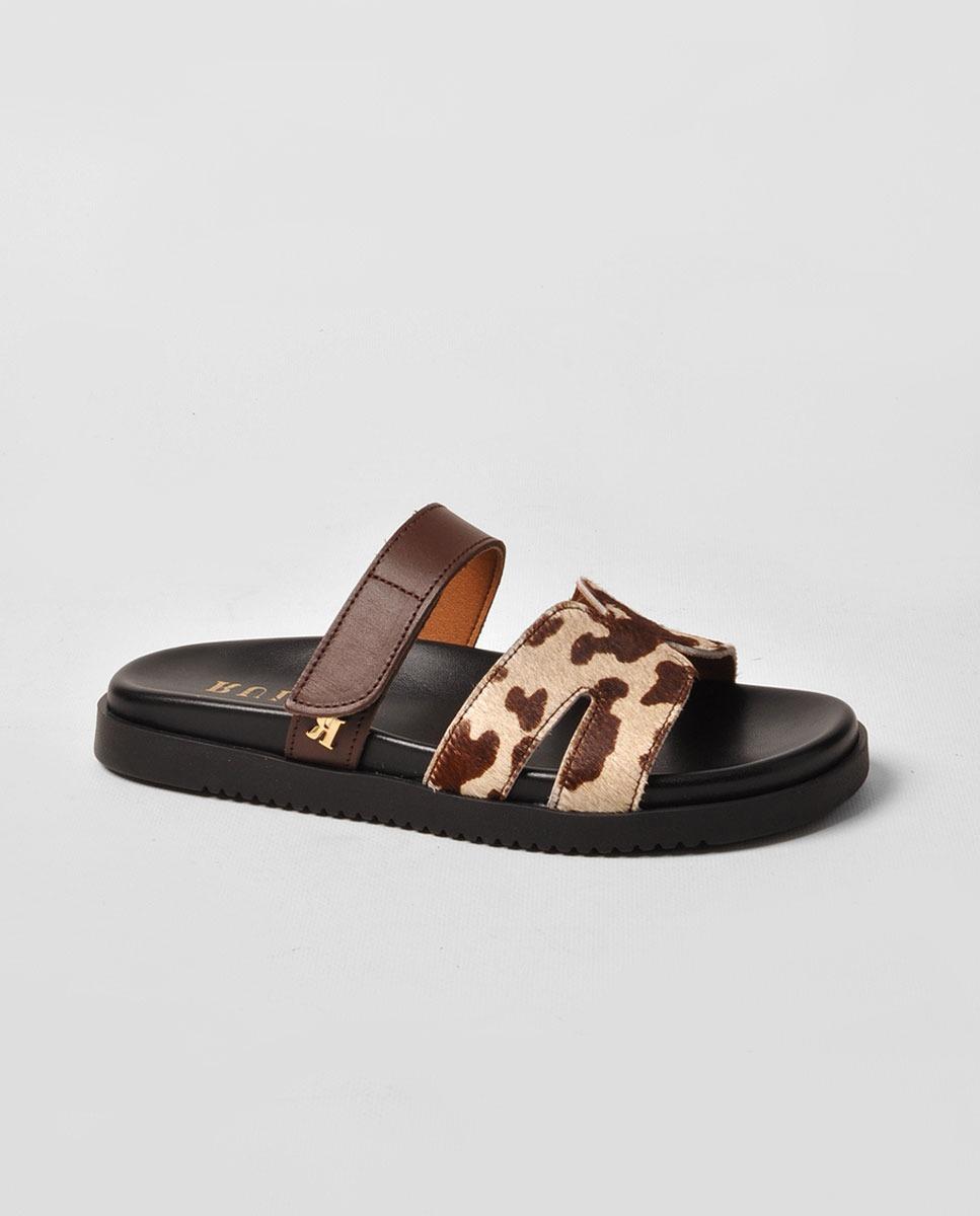 Imagem 0 de Chinelo em Pelo de Vaca Castanho