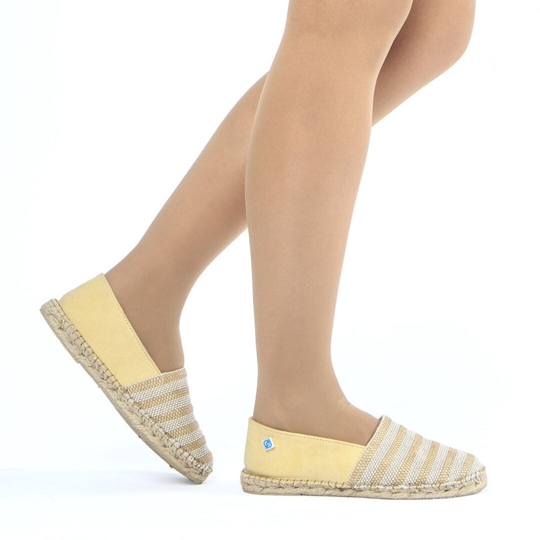 Alpercatas vegan amarelas de senhora com padrão listrado Amarelo-3