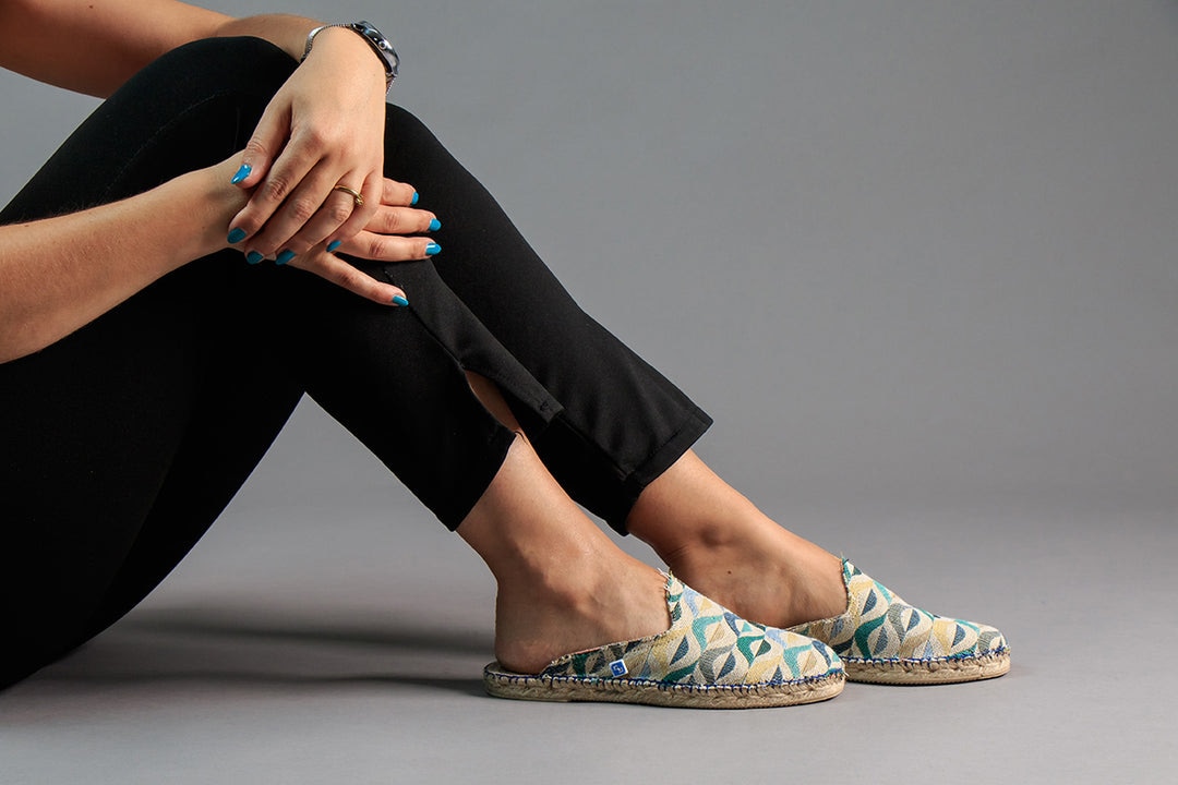 Mules vegan de senhora azuis com padrão frontal Azul-3