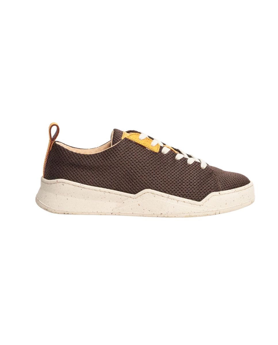 Sapatilhas Brown Feitas com Mangueiras Recicladas Castanho-1