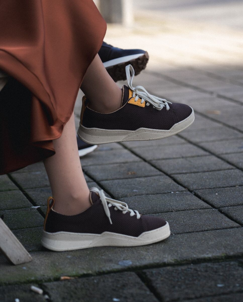 Sapatilhas Brown Feitas com Mangueiras Recicladas Castanho-5