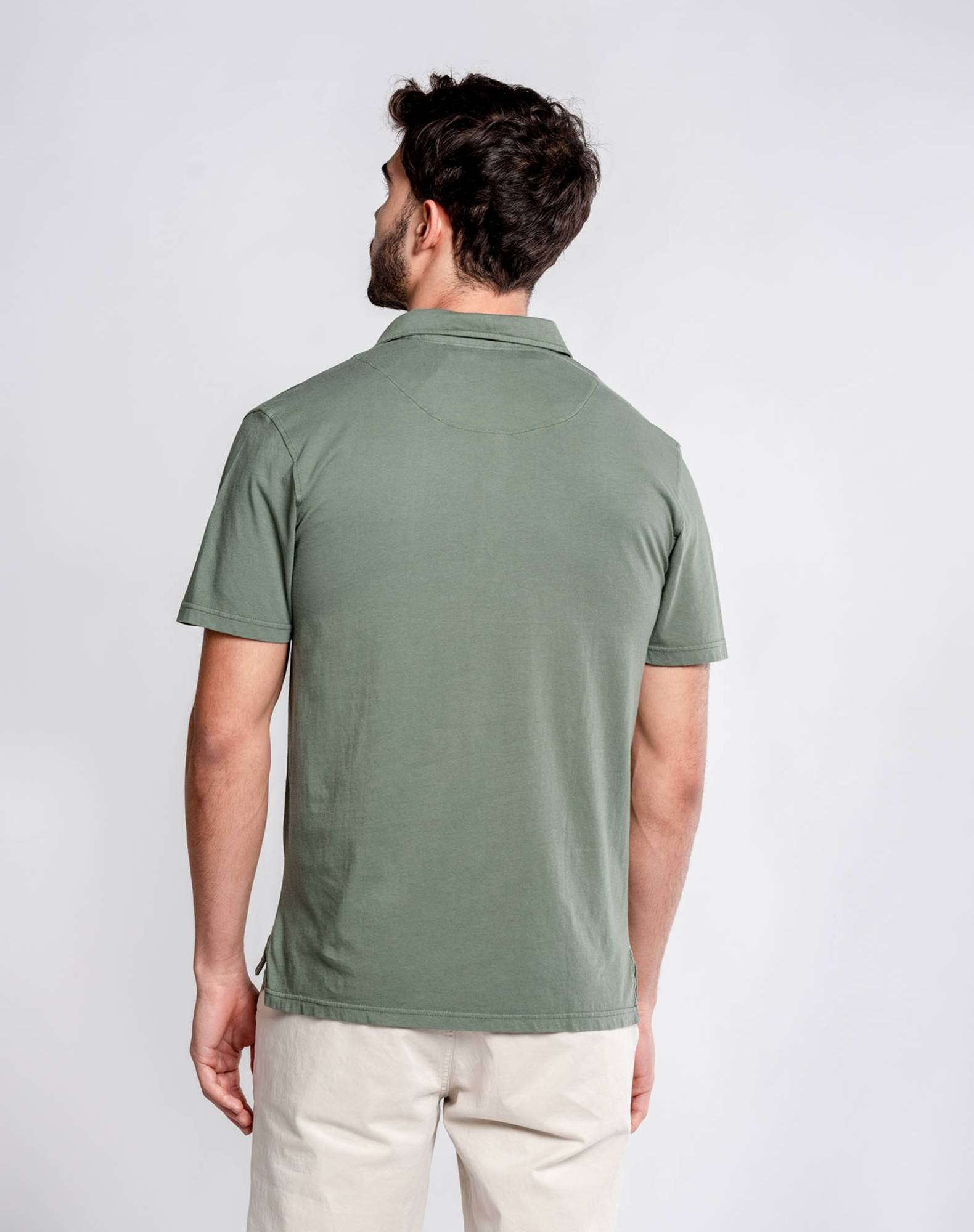 Polo com bolso em jersey de algodão orgânico Verde-militar-3