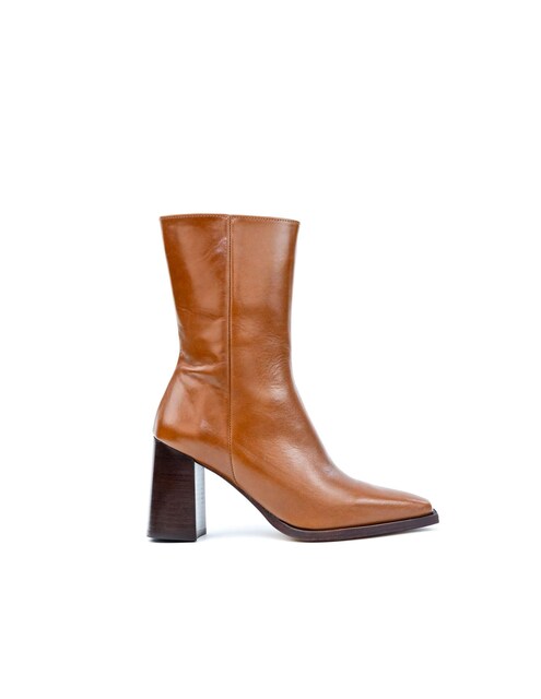 Imagem 0 de Bota em Pele com Salto Alto - Camel